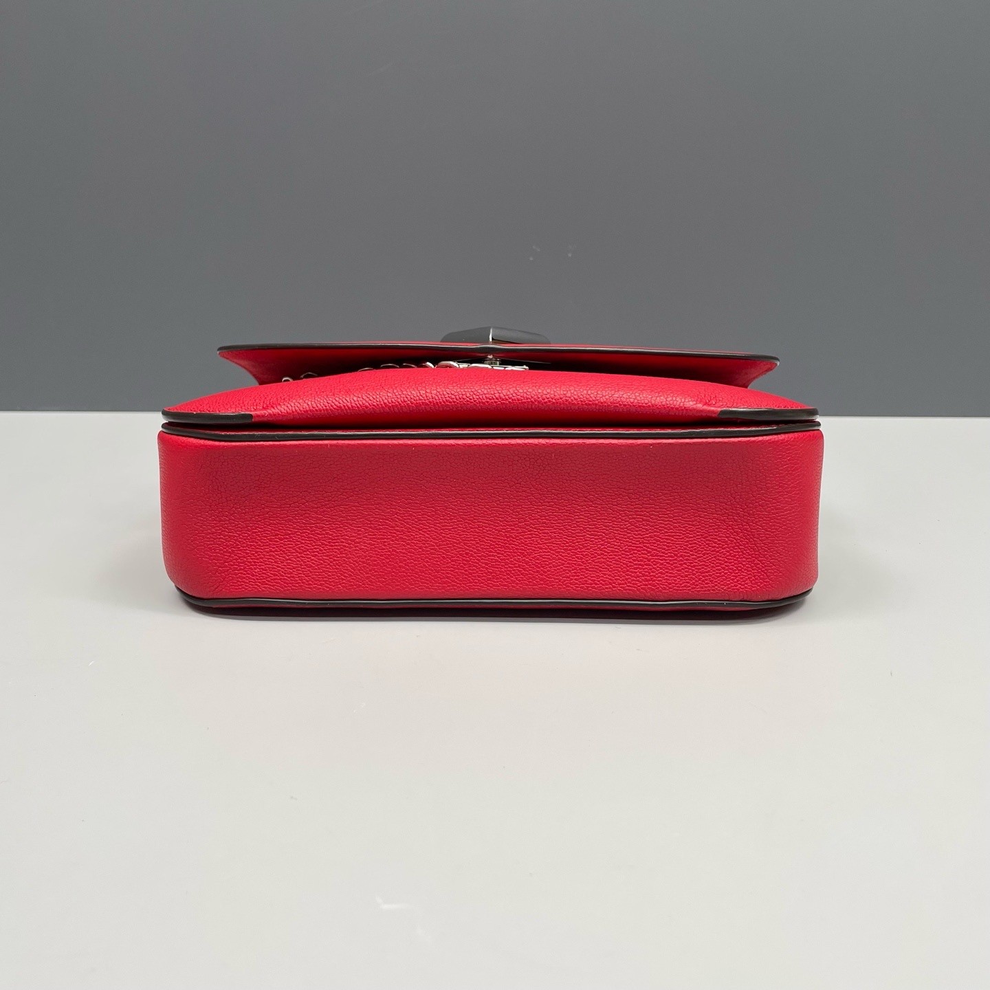 Louis Vuitton Pre-Owned Authentic Messenger Bag Red Silver