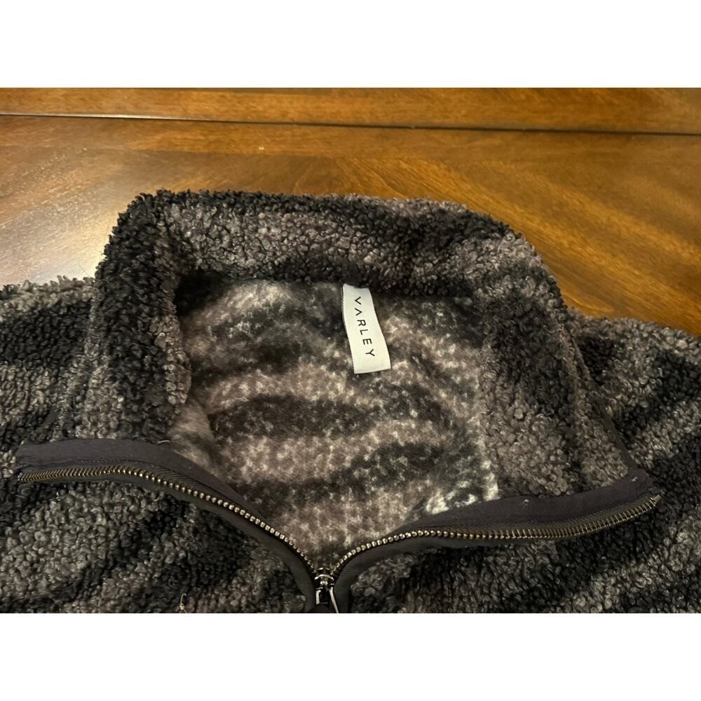 Varley Womens Zebra Print Fleece Zip Jacket Size M Grey Black Cozy Athleisure