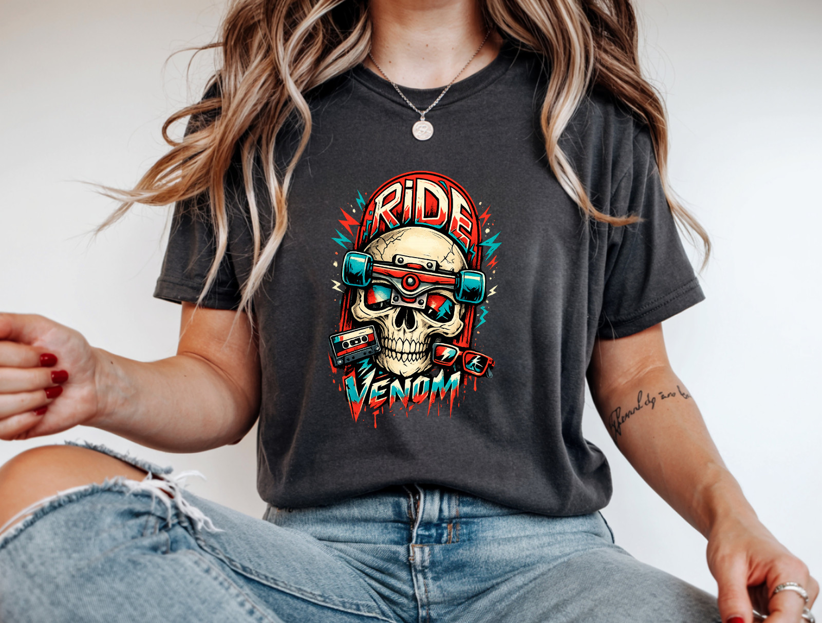 Ride The Venom Skull Skateboard T-Shirt Retro Skater Punk Graphic Tee