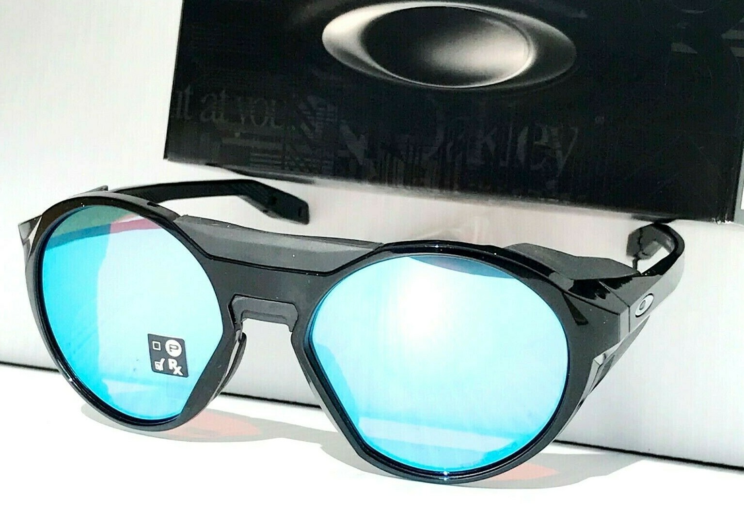 NEW Oakley CLIFDEN Polished Black Round PRIZM Snow Sapphire Sunglass 9440-02