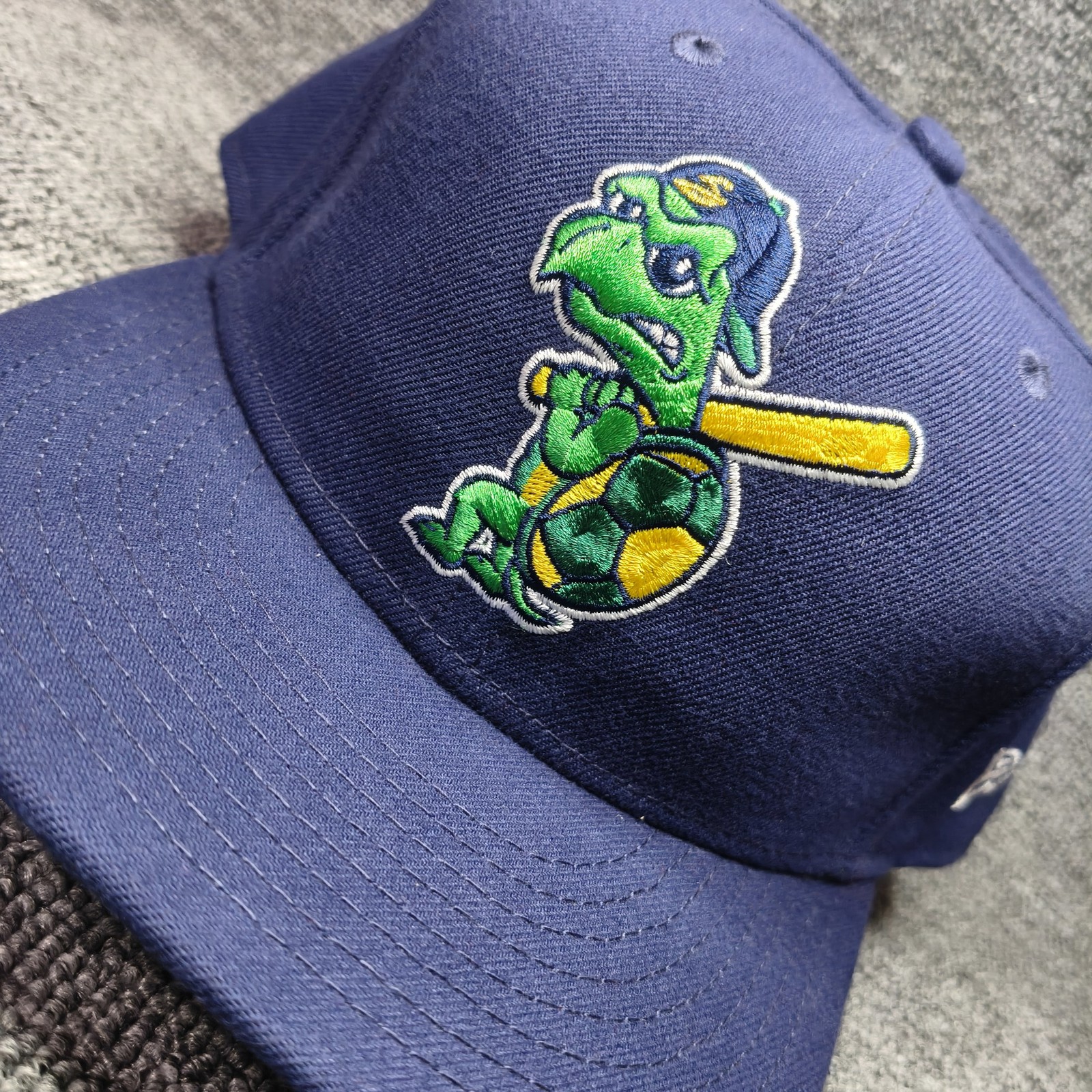 New Era Timber Rattlers 59FIFTY Fitted Navy Size 8 MiLB Hat