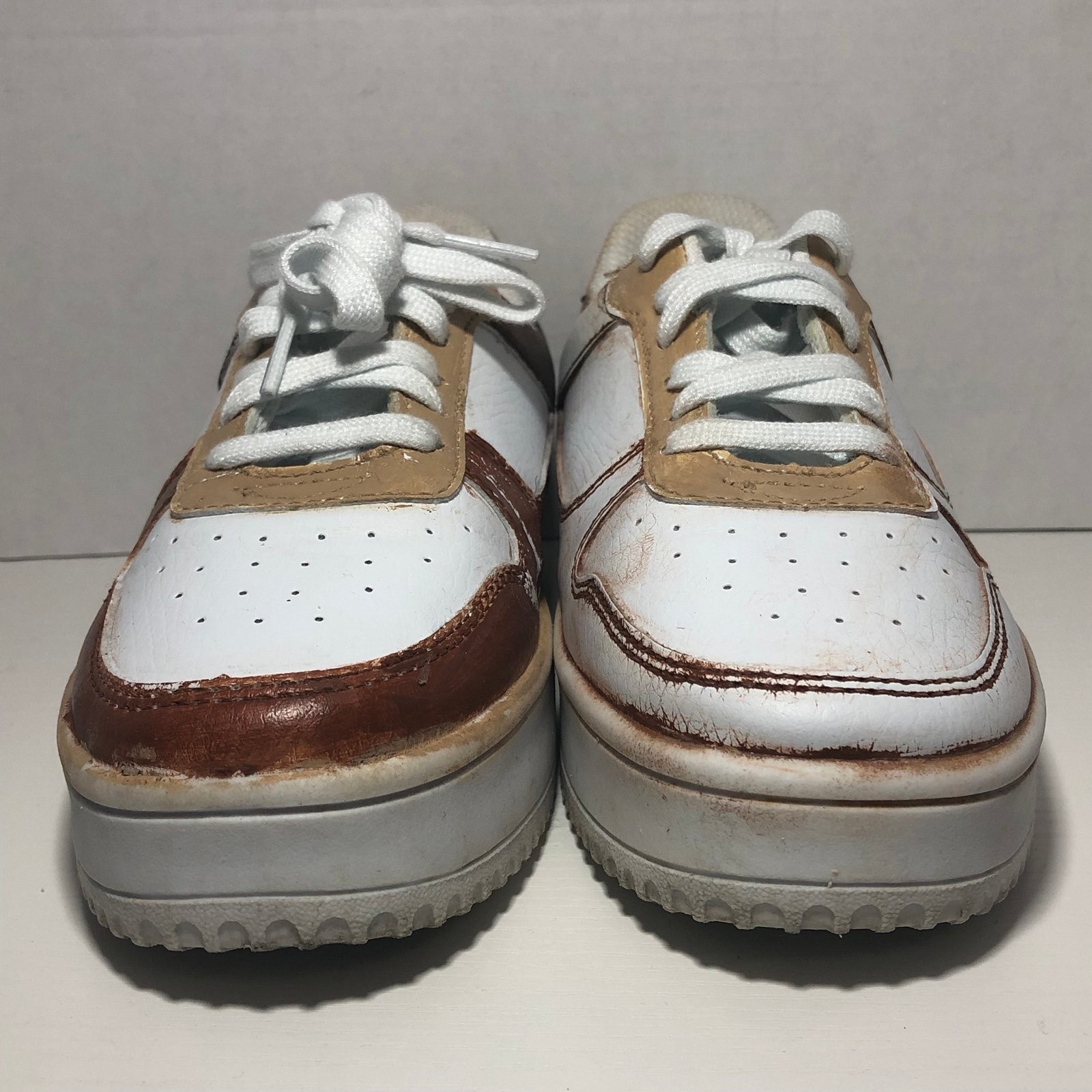 Time and Tru White Memory Foam Sneakers, Girls Size 6.5
