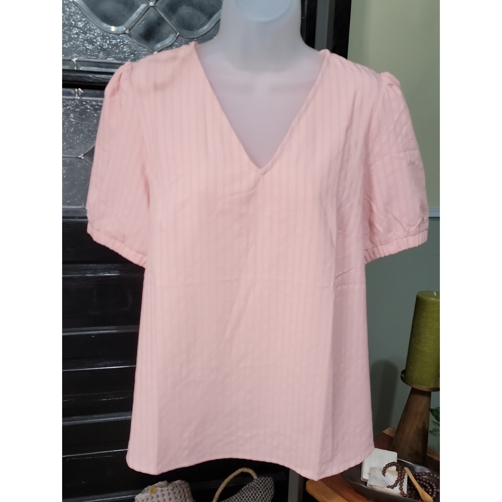 Davi & Dani Women’s Blouse Small Pink Textured V-Neck Puff Sleeve Casual Top