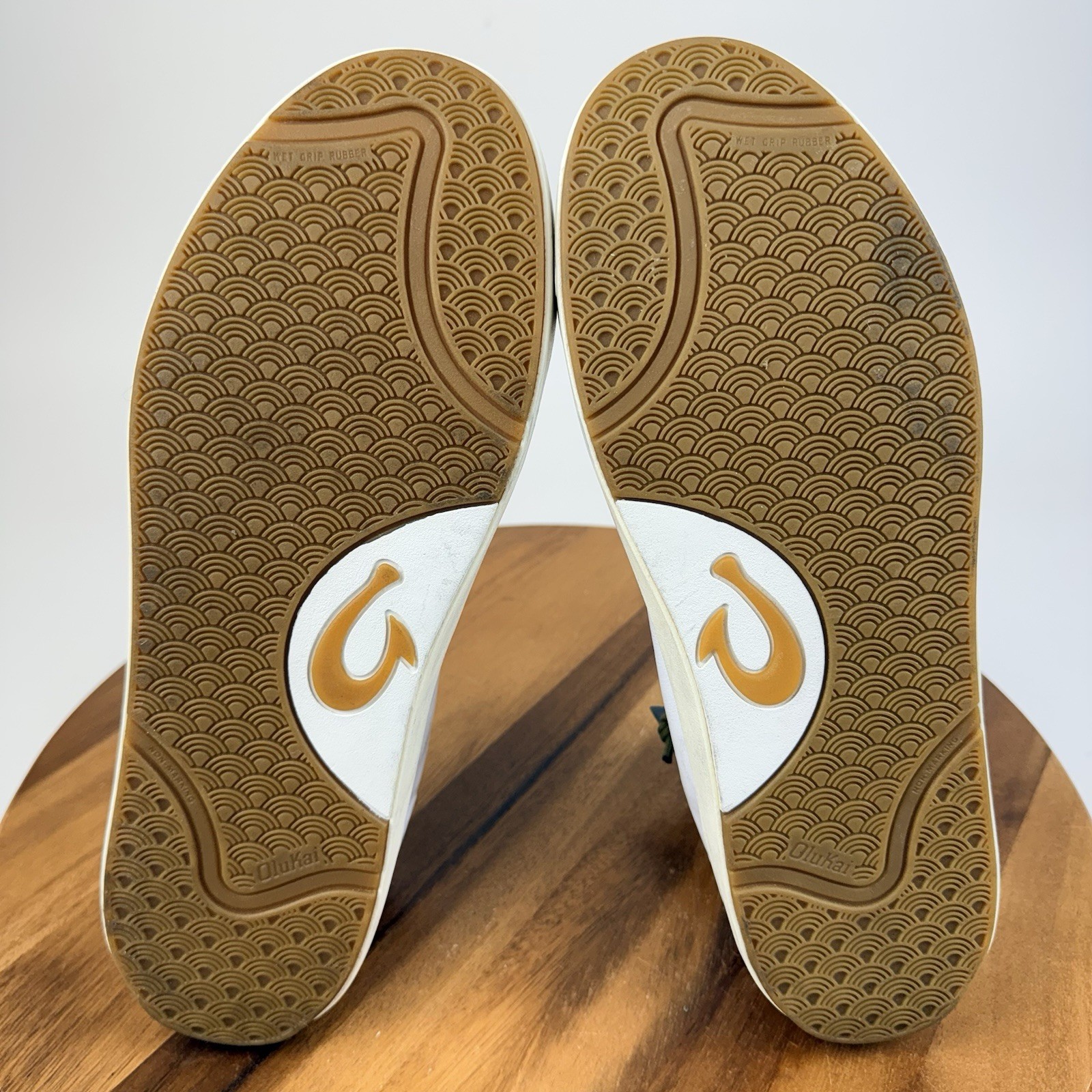 New NWT Mens Olukai Lae’ahi Li ‘Ili White Leather Casual Sneakers Size 11 M
