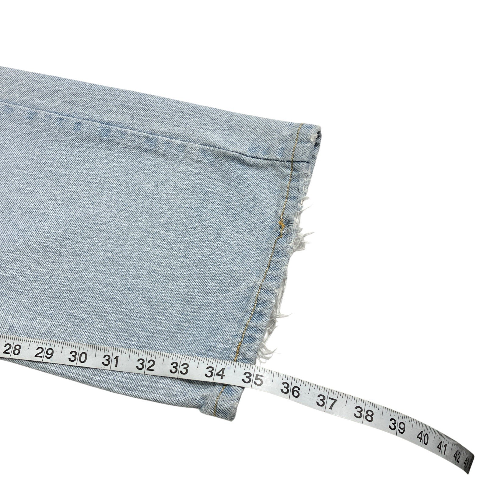 Y2K Levi’s Signature Jeans Mens 36×35 Light Wash Denim Frayed Hem Western Work
