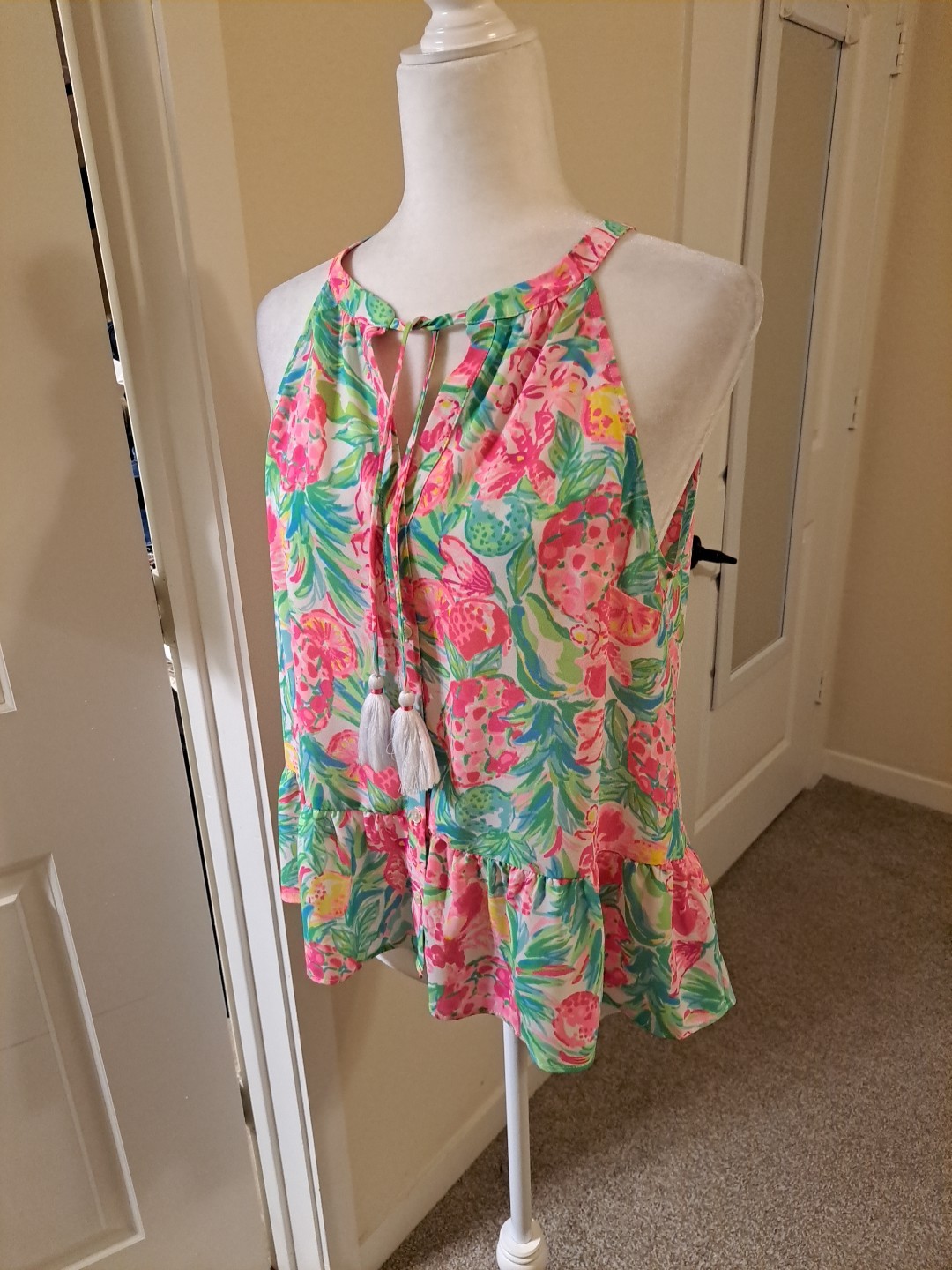 Lilly Pulitzer Carolane Halter Top Pear Necessities Size M EUC Returns Accepted