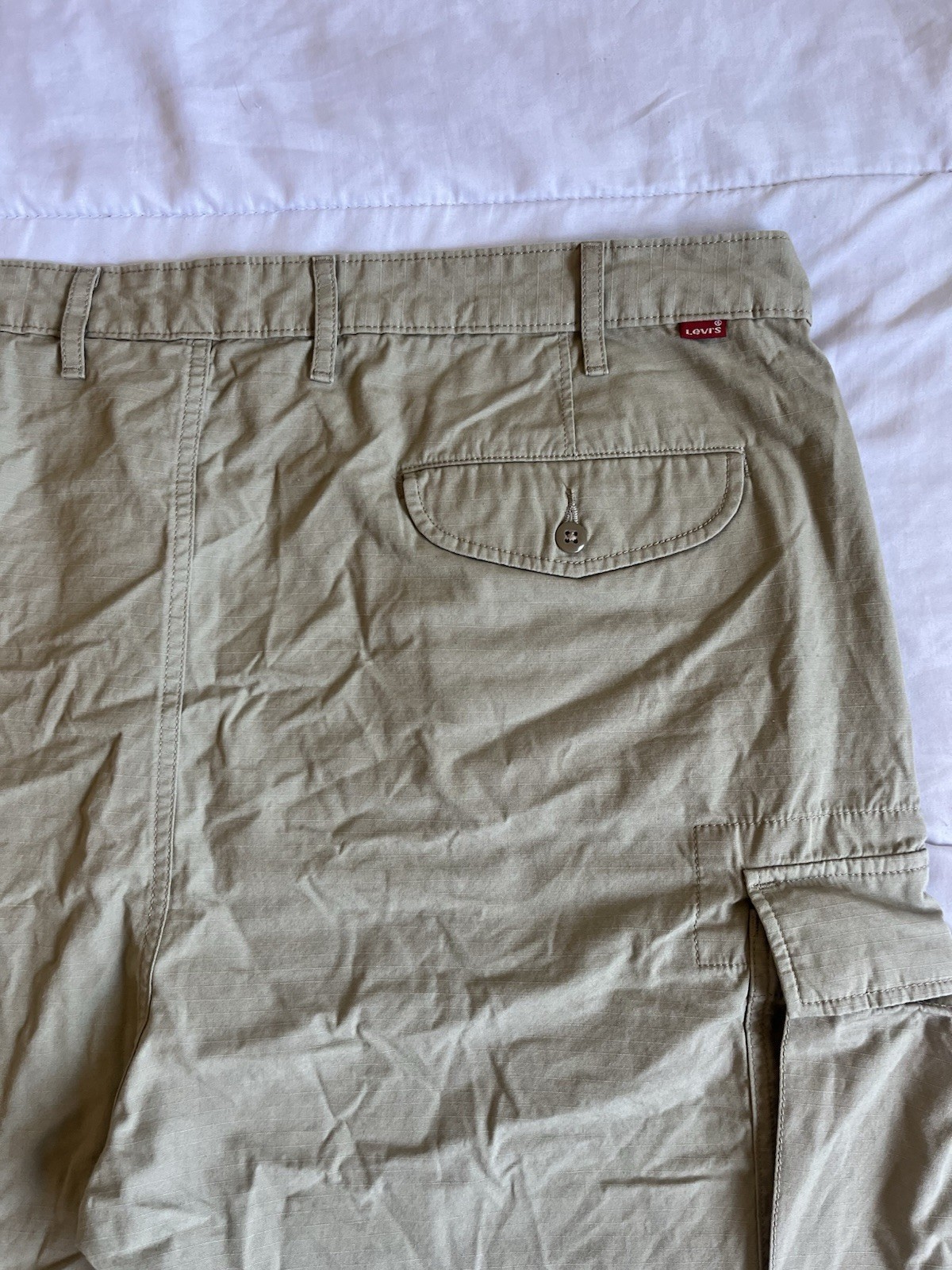 Levi’s Cargo Shorts Mens Beige Khaki Cotton Pocket Casual Workwear Size 46