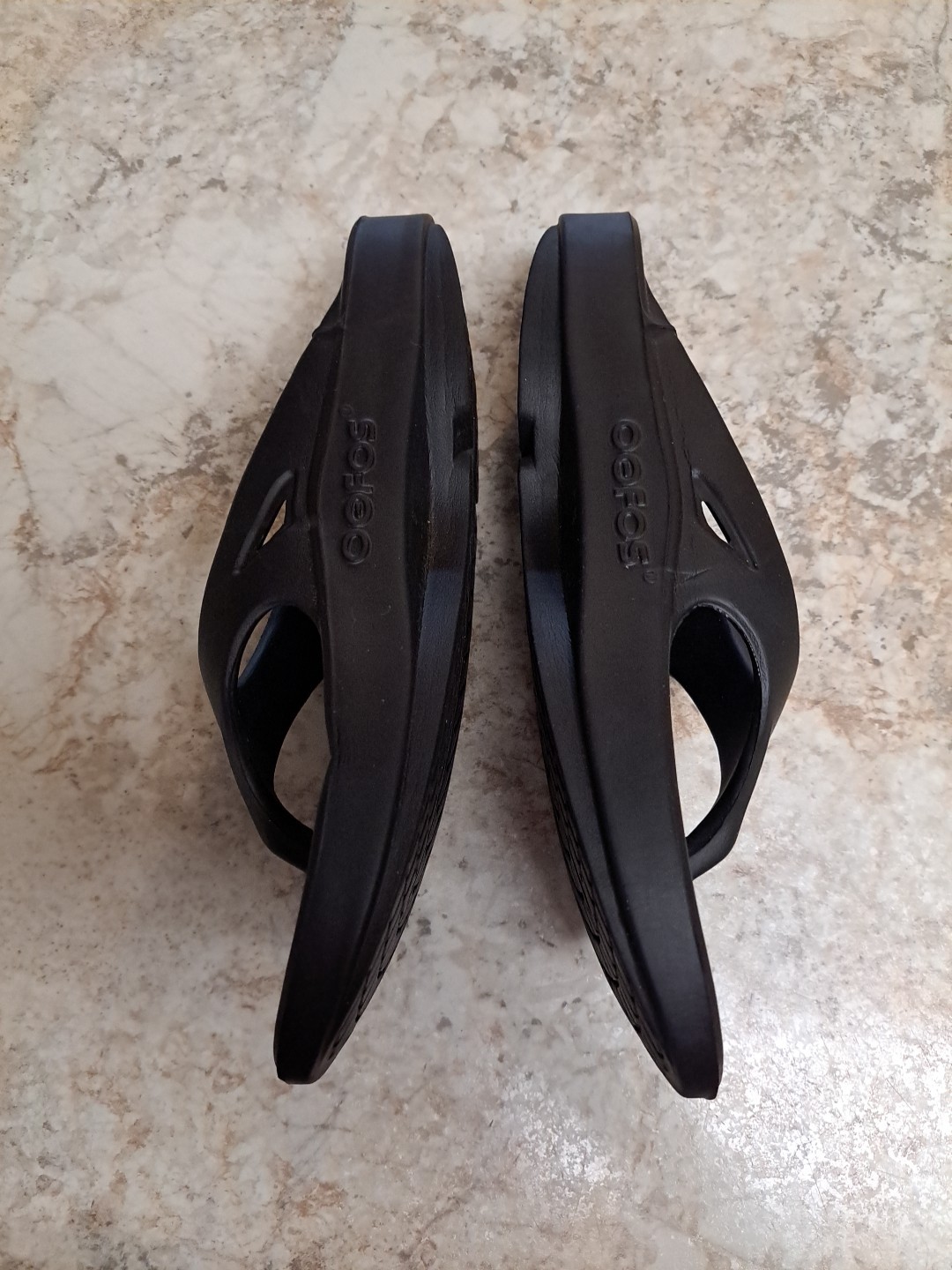 Oofos Thong Sandals Black W 8 MALE 6 Excellent Condition Returns Accepted