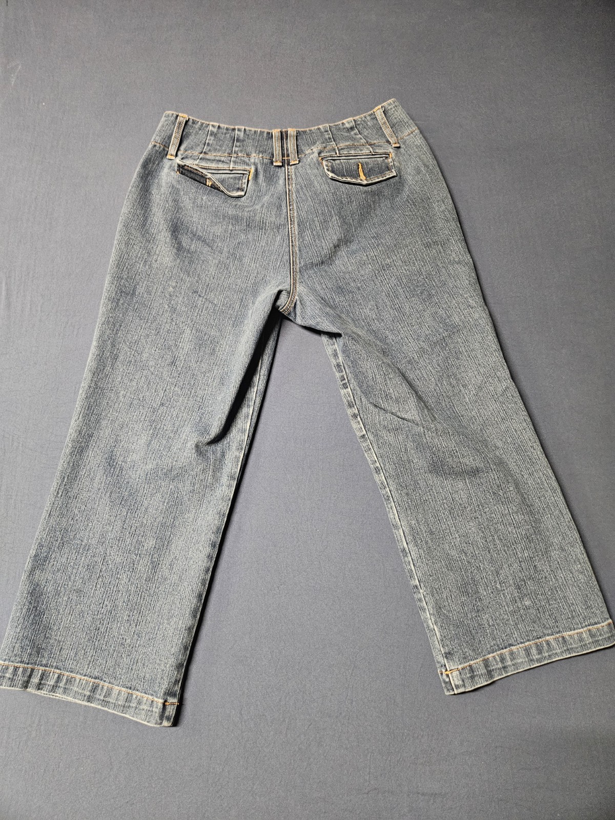 Liz Claiborne Women’s Petite Blue Medium Wash Wide-Leg 5-Pocket Zip Jeans