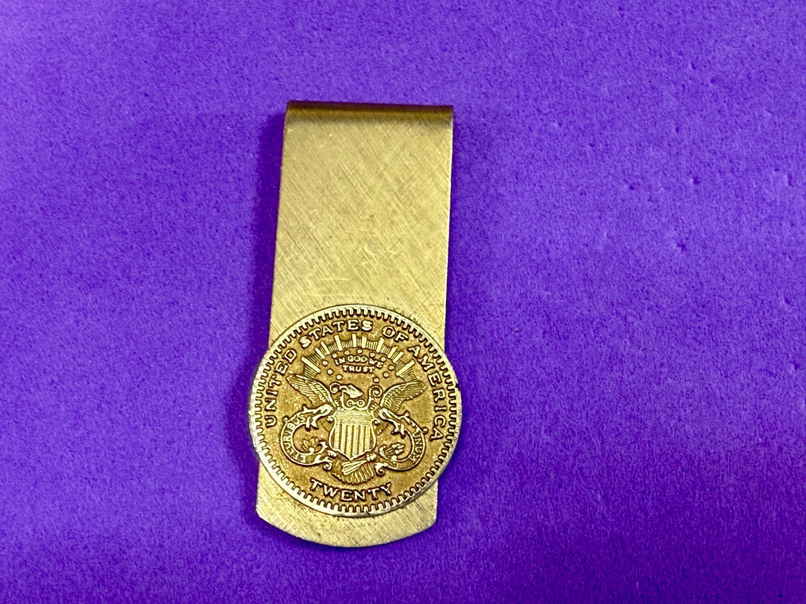 United States of America $20 Novelty Coin – Vintage Gold Tone Money Clip