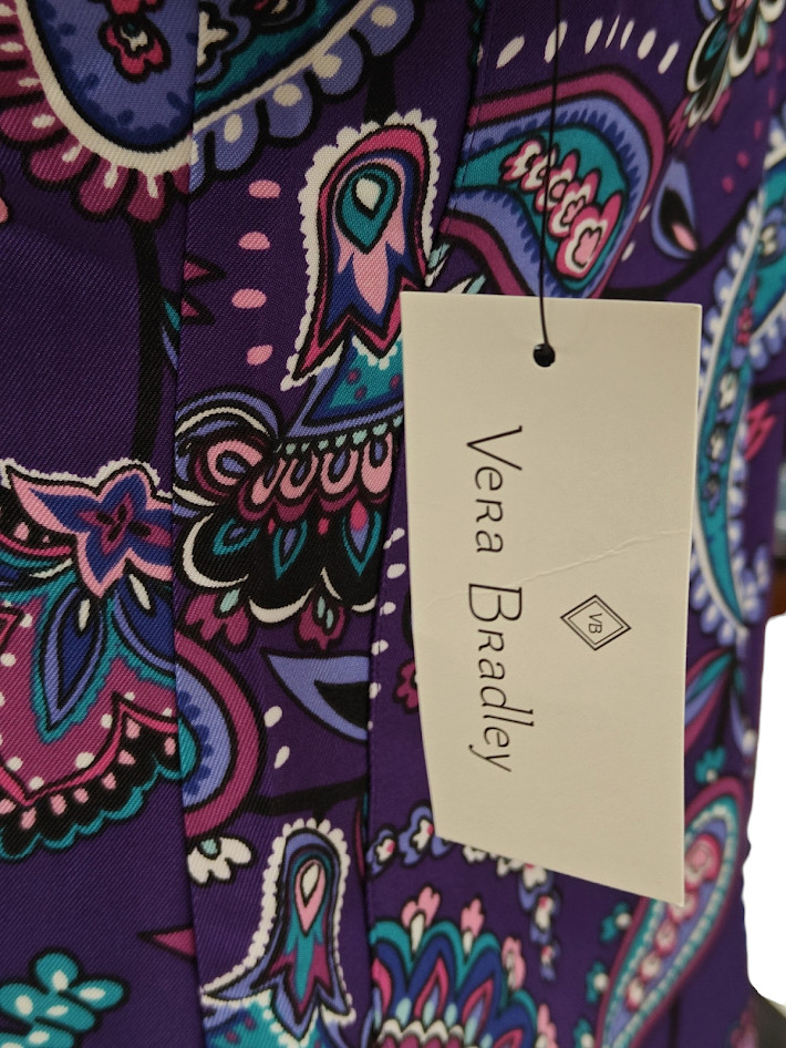 Vera Bradley Halo V6117 MAK Makani Paisley Blackberry V-Neck Print Scrub Top