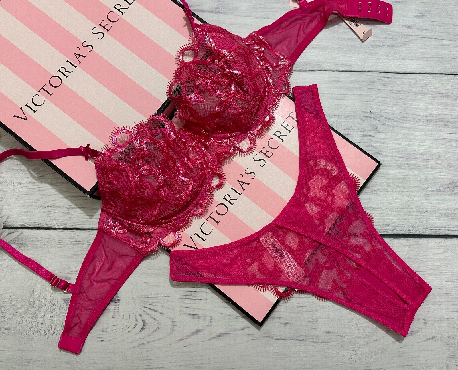 Victoria’s Secret Wicked Shimmer Heart Embroidery Unlined Balconette Bra Set