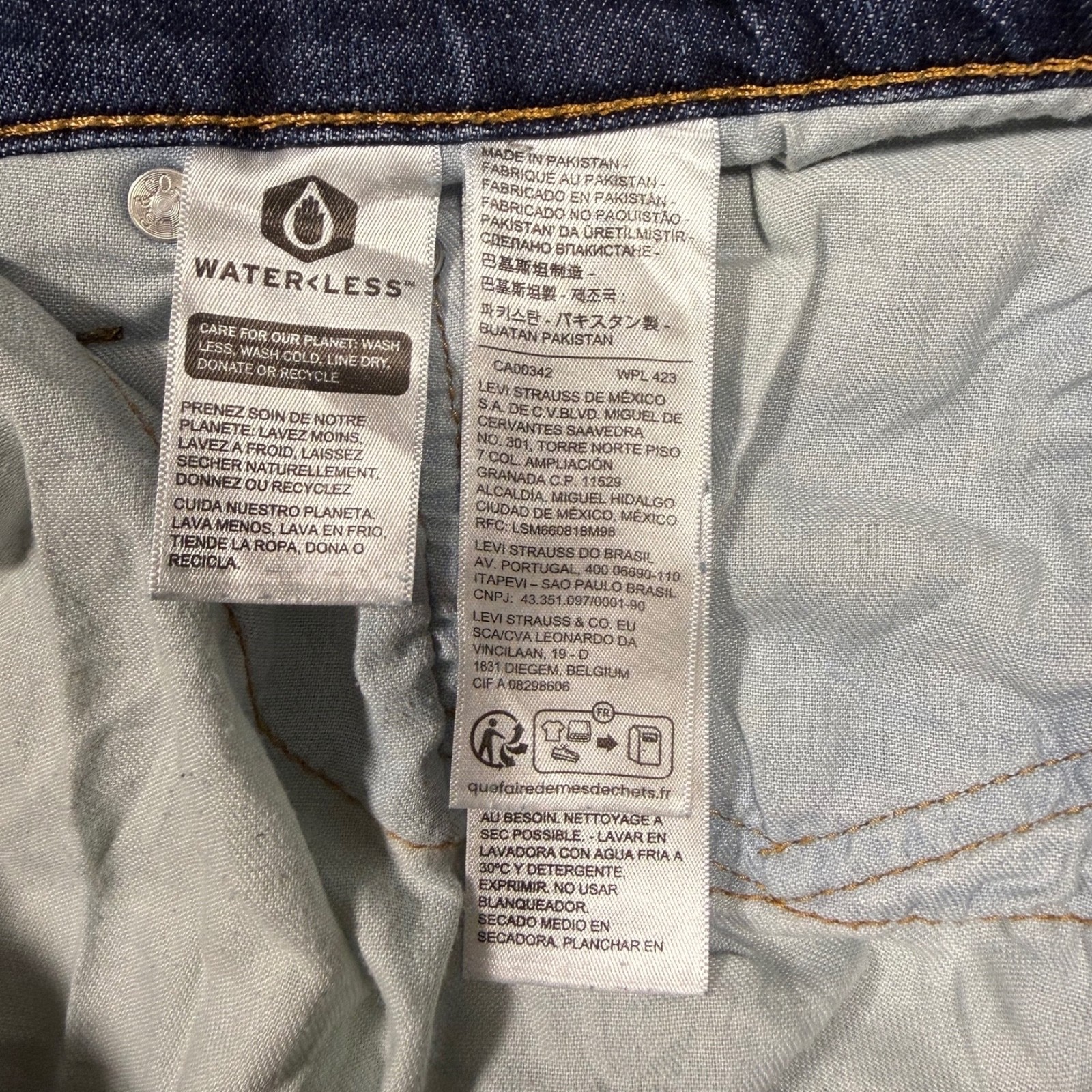 Levi’s 502 Blue Tapered Leg Regular Fit Zip Fly Men’s Jeans Size 38W 28L