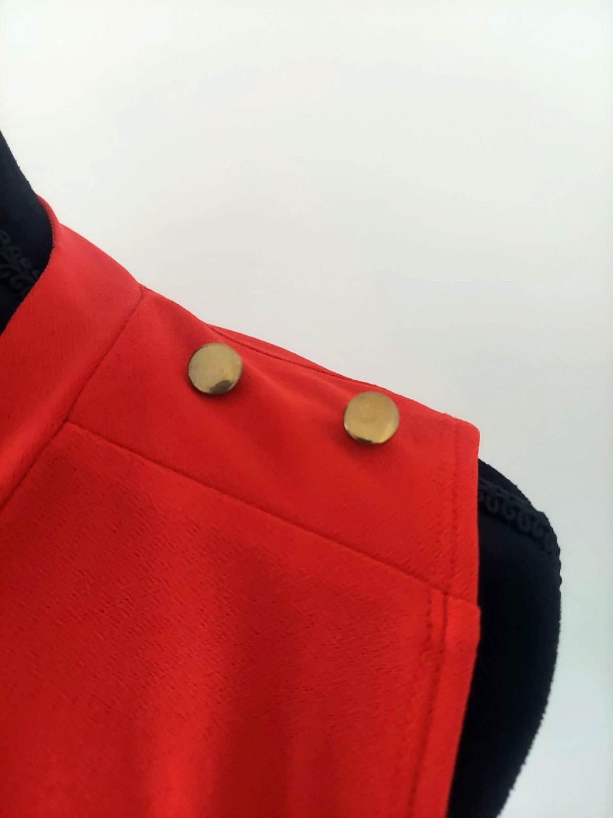 Zero to Eight Red Keyhole Neckline Sleeveless Top Blouse | Women’s Size M