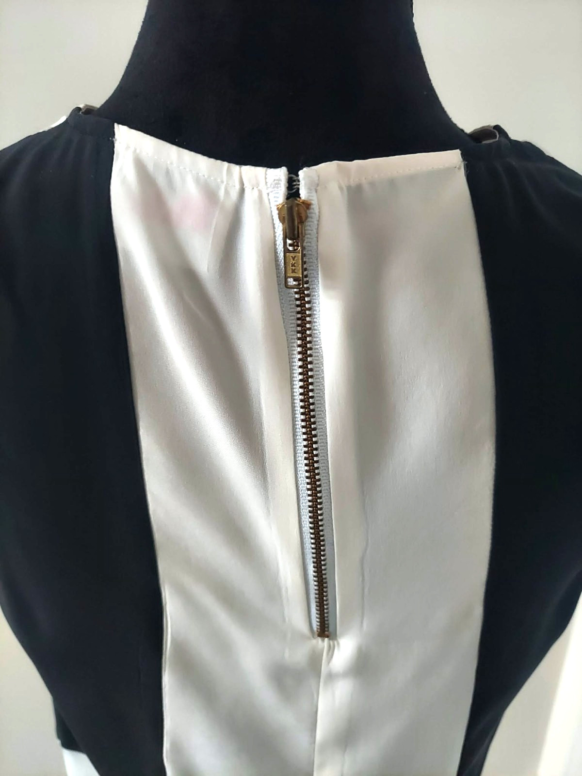 Parker Black & White 100% Silk Top | Women’s Size M
