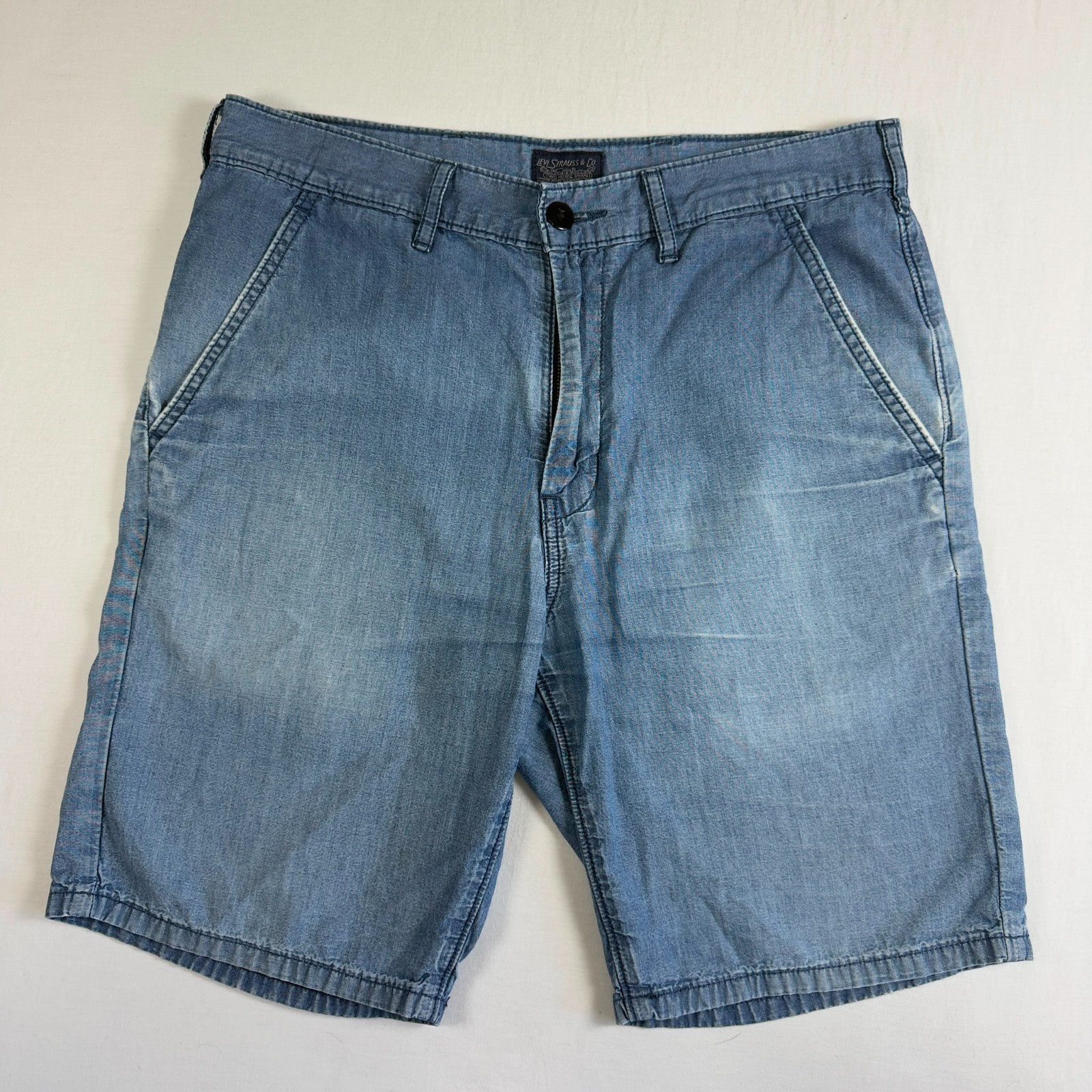 Levi’s Chino Light Wash Shorts Mens 30 Zipper fly