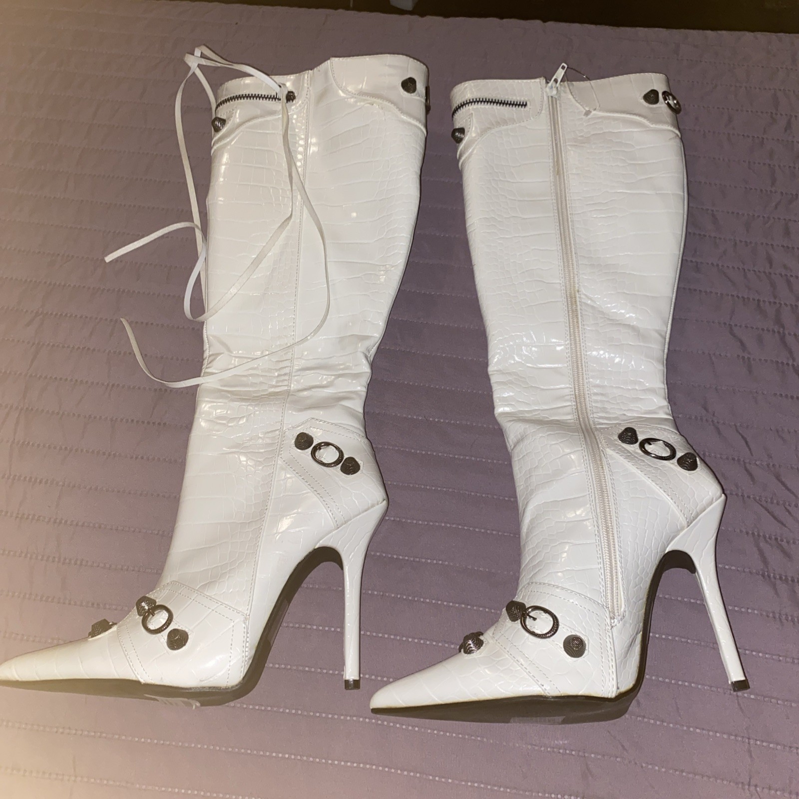 Knee High Weekend Exclusive Women’s Boots Madam White