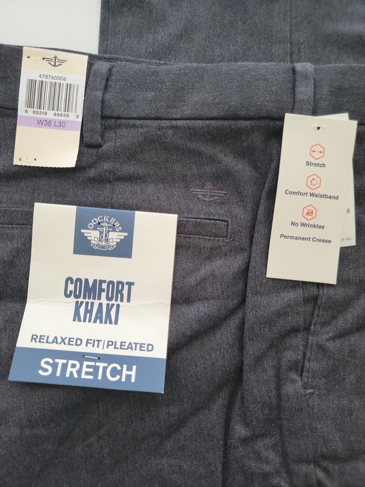 NEW $90 Dockers Comfort Khaki Relaxed Pleated Pants STRETCH 38 x 30 Expandable