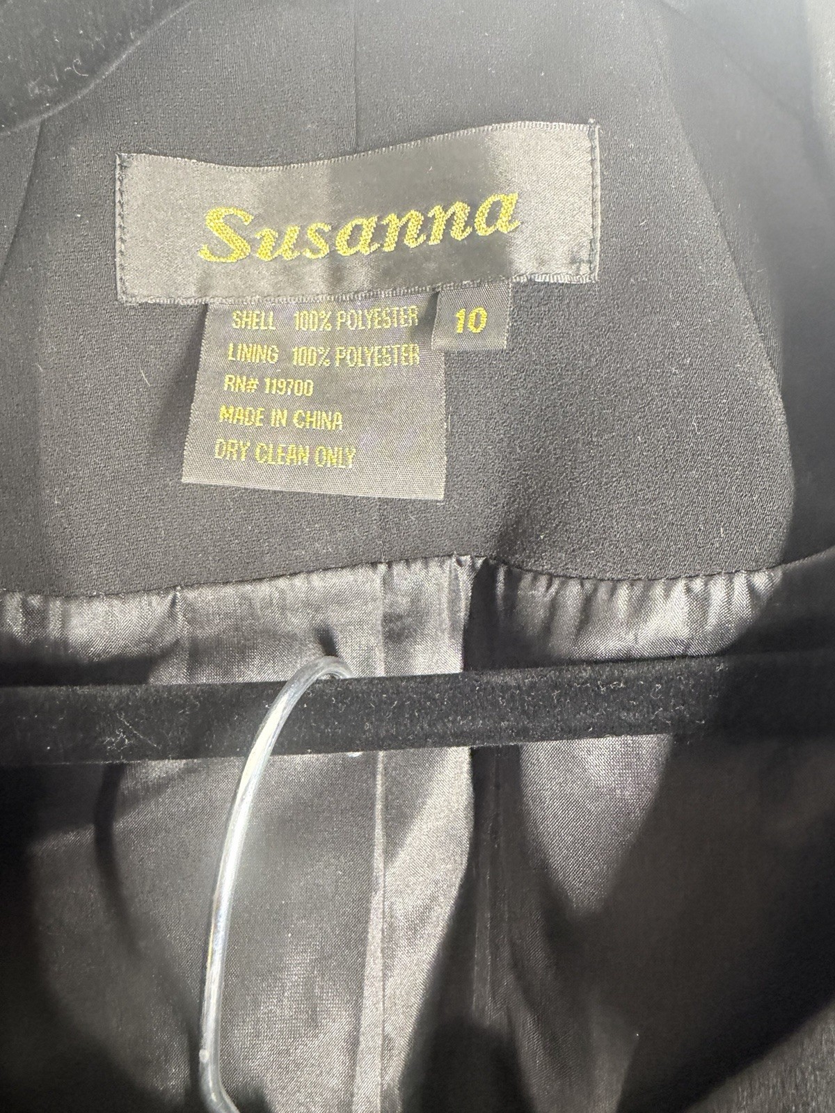 Susanna Women’s Black 2pc Skirt Suit Notch Lapel 4-Button Polyester Size 10