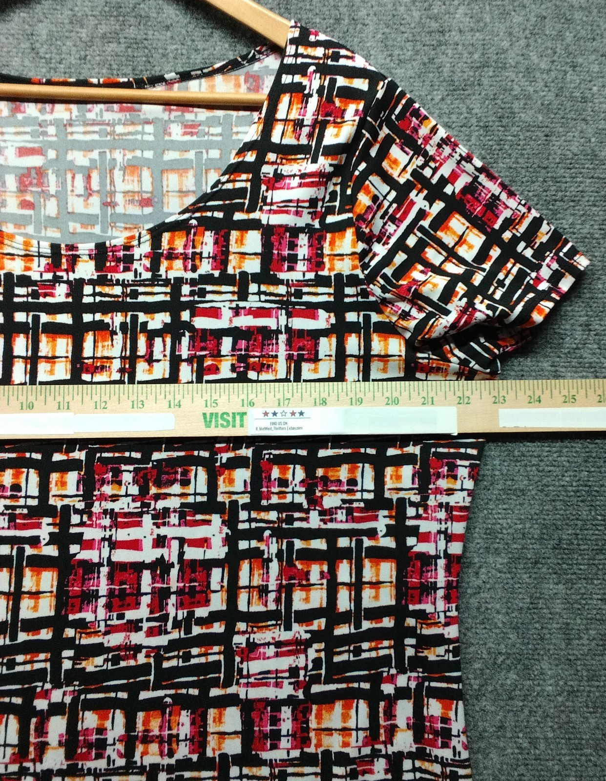 Multi-Color plaid pattern Top short Sleeve round neckline Womens Sz. XL (1x/16w)