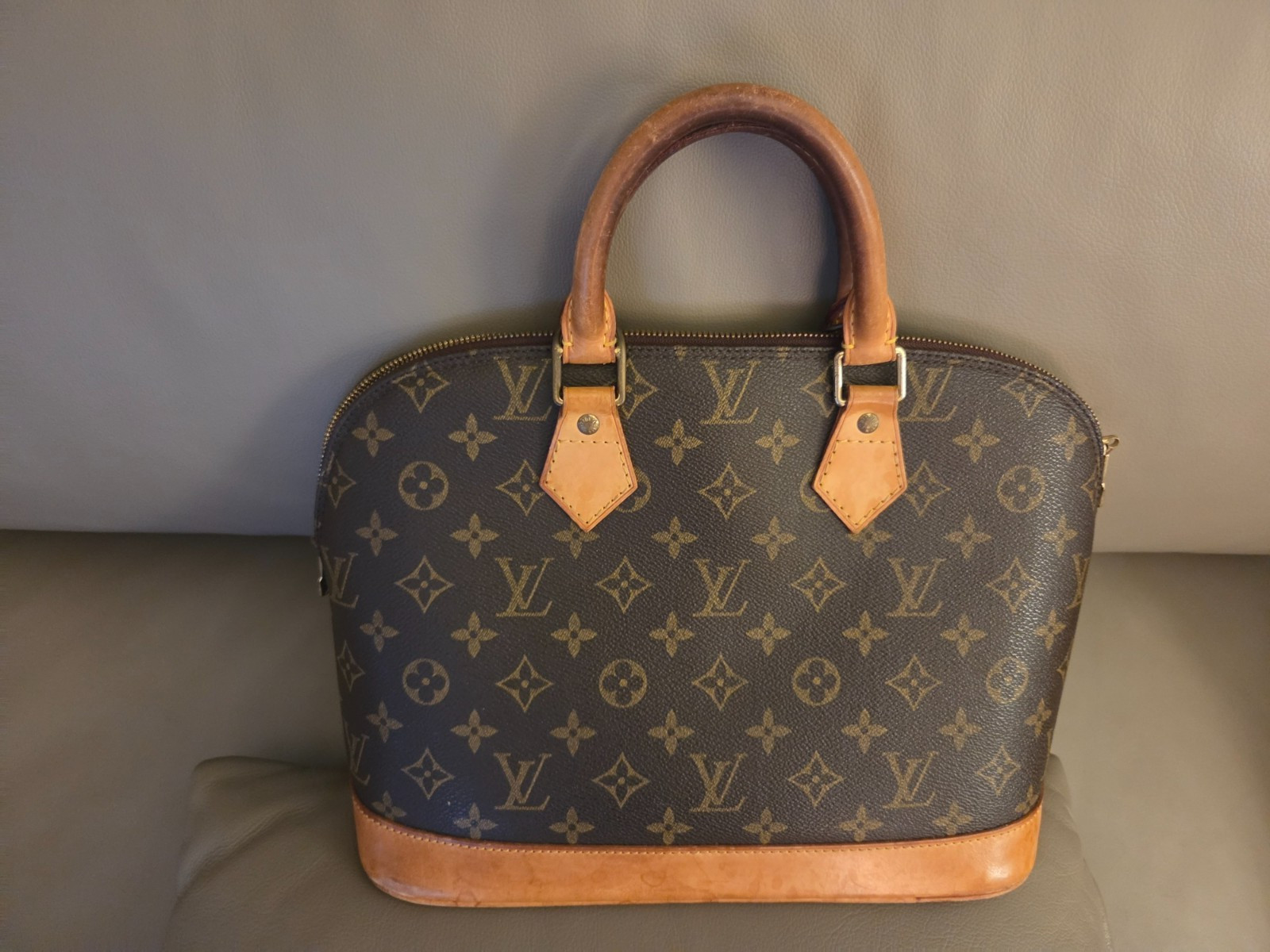 LOUIS VUITTON ALMA HANDBAG MONOGRAM