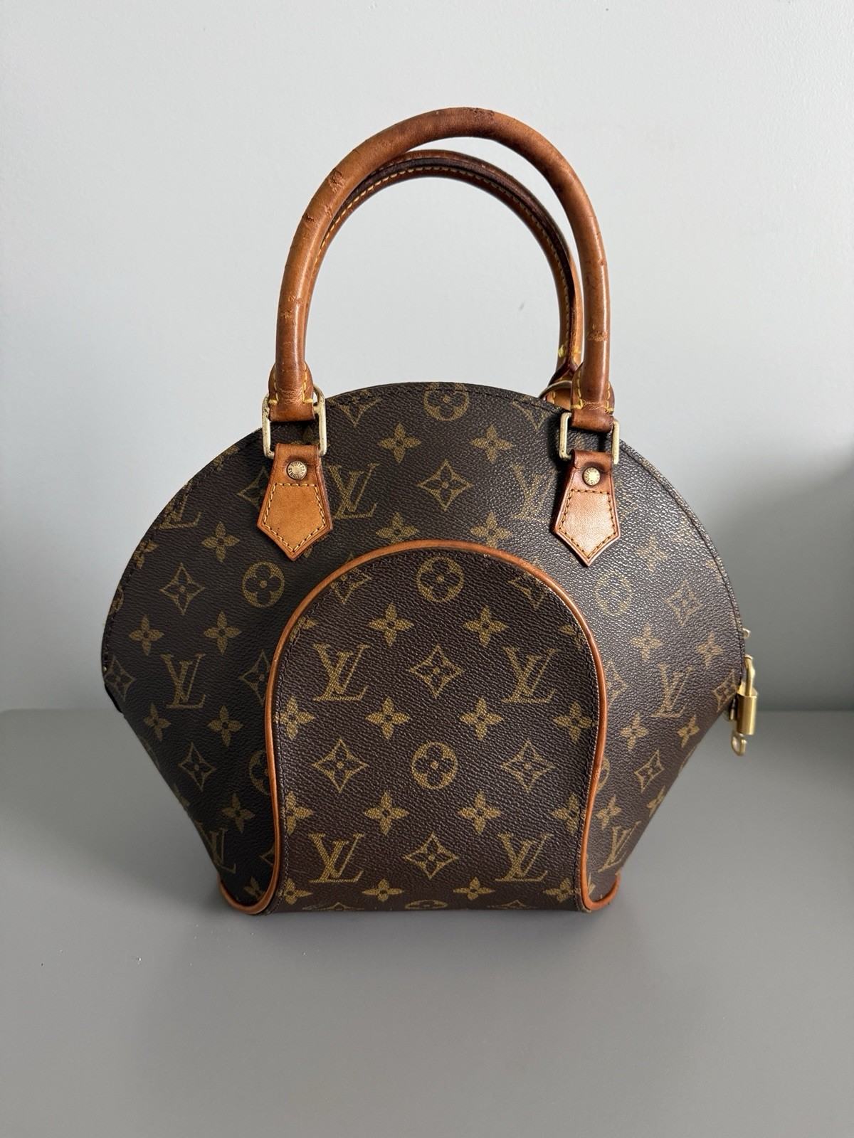 Vintage Y2K Louis Vuitton Monogram Ellipse PM Bag France 2000 w/auth Lock & Key