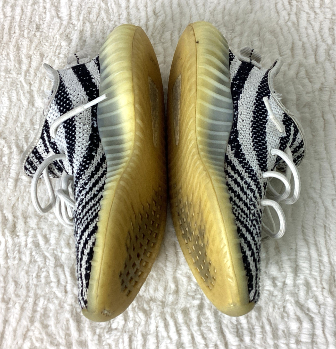Adidas Yeezy Shoes V2 Boost 350 Men’s Size 7 Low Zebra, Moderate Wear