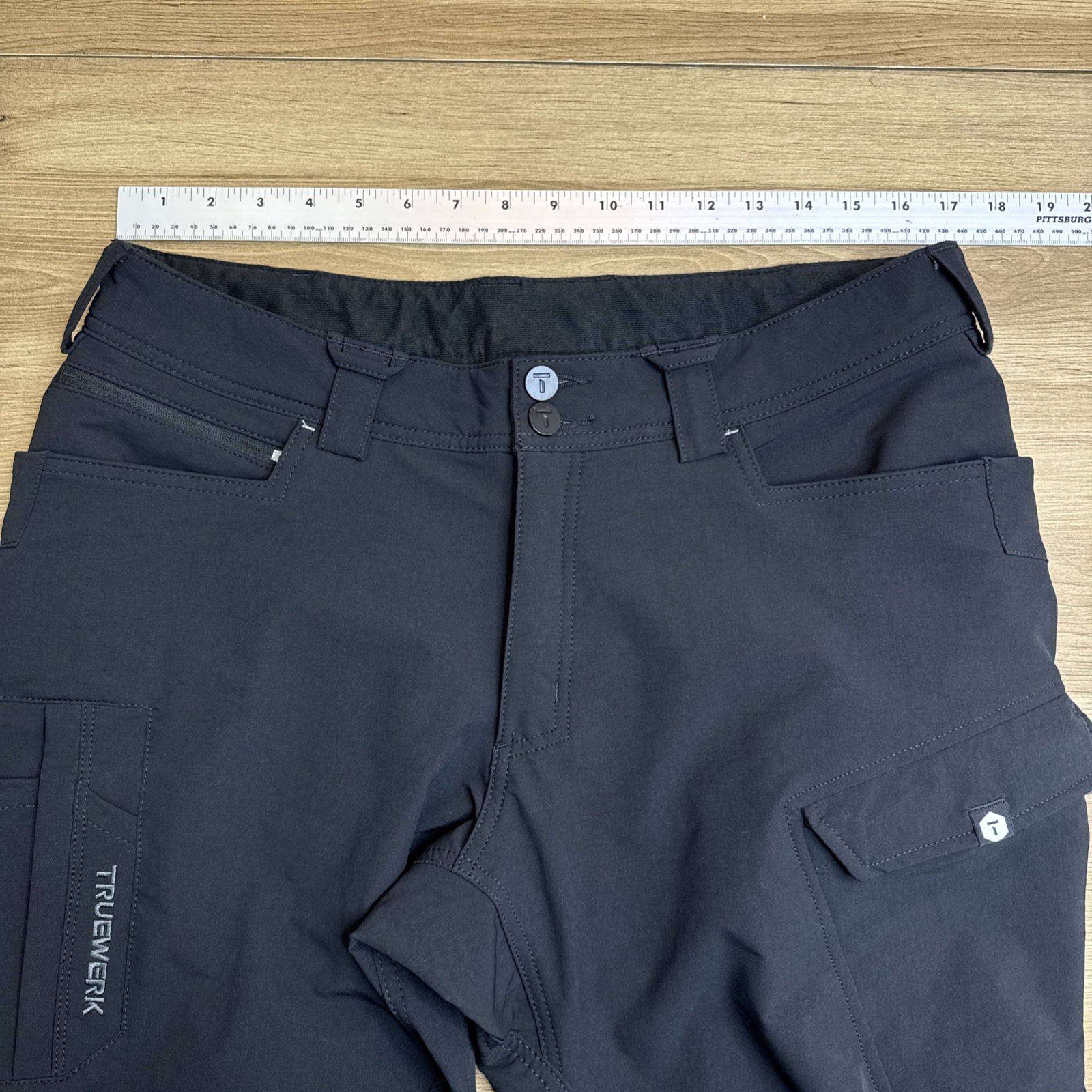 Truewerk T2 Cargo Utility Black 34×32 Tech Workwear Pants Gorpcore Mens EUC