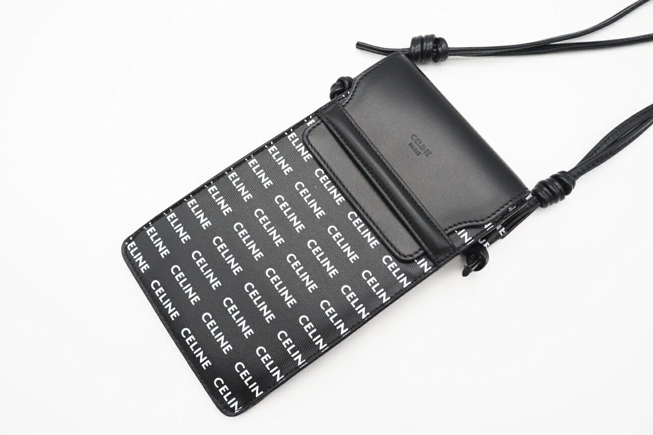 Returns accepted within 3 days beautiful CELINE Leather Vintage Logo Print Zi