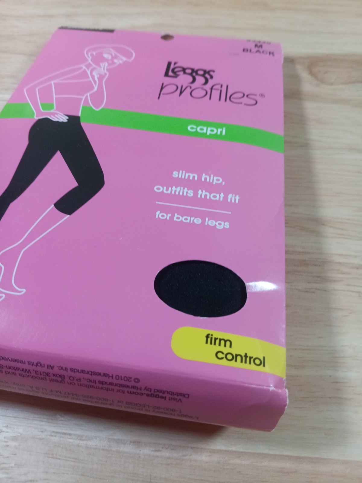 Leggs Profiles Capris Firm Control Size Medium Black New