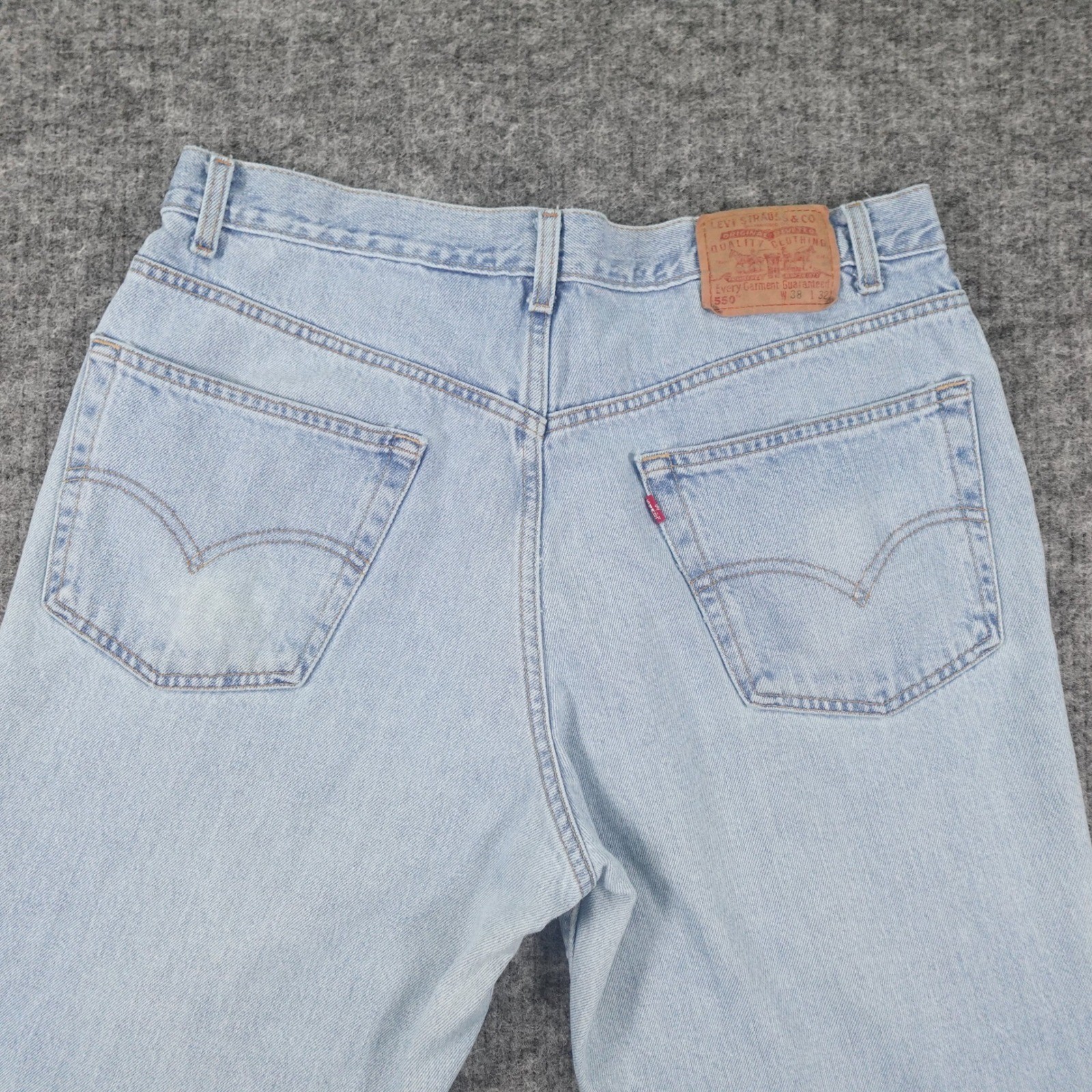Levis 550 Relaxed Fit Jeans Mens 38×32 Light Wash Denim Casual Pants (36×31.5)