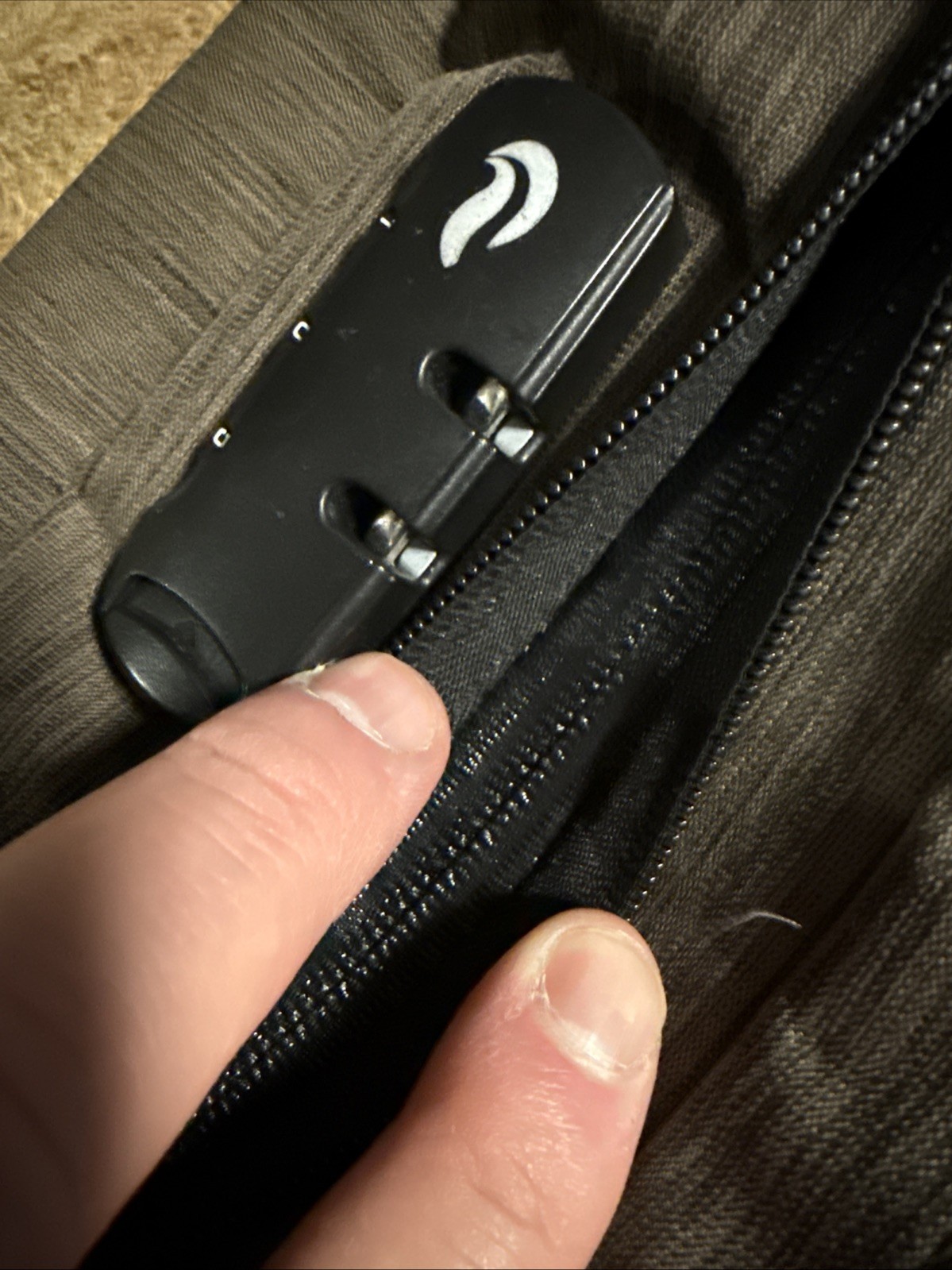 Skunk Sling M Smell Odor Weather Proof Stash Bag Carbon Lining
