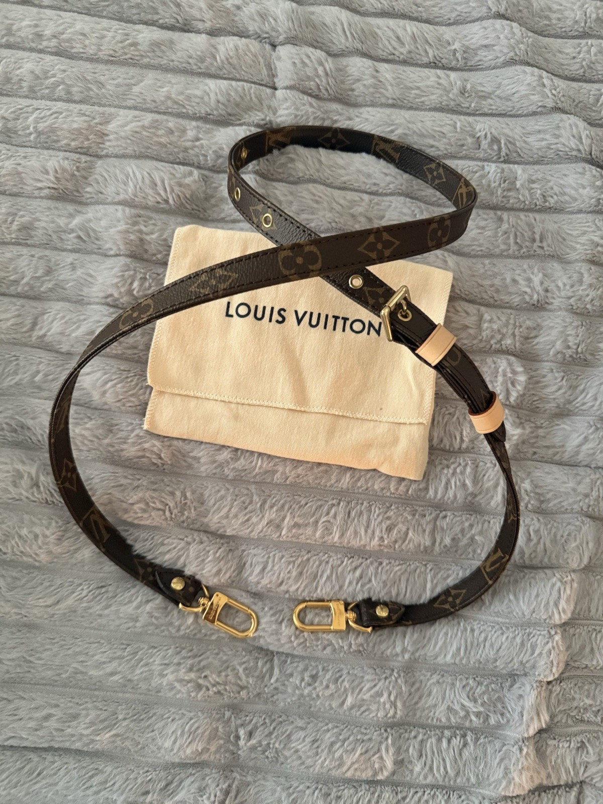 Louis Vuitton Monogram Adjustable Strap w/dust bag