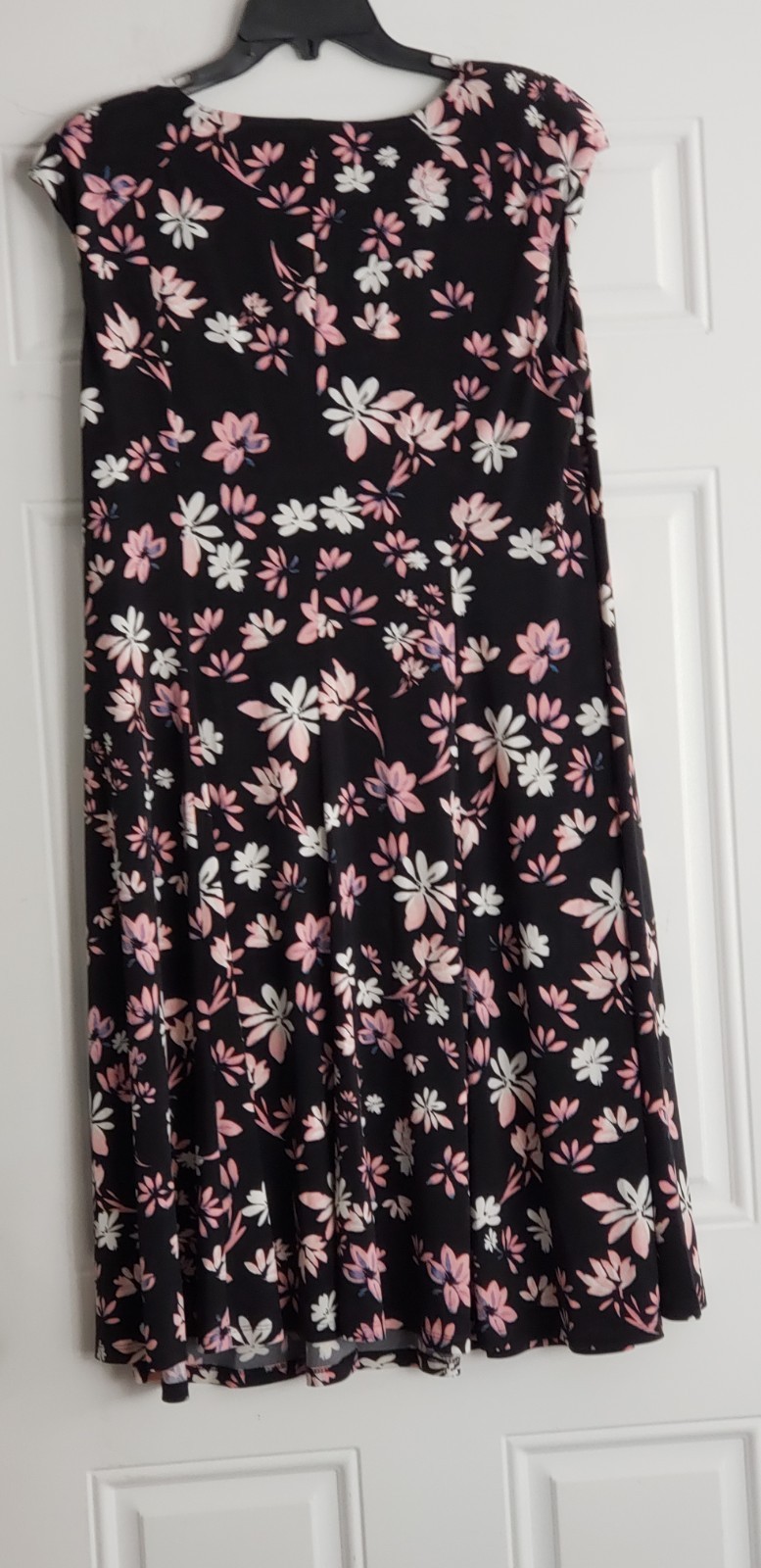 London Times Woman Women’s A-Line Floral V-Neck Sleeveless Knee Dress 2X