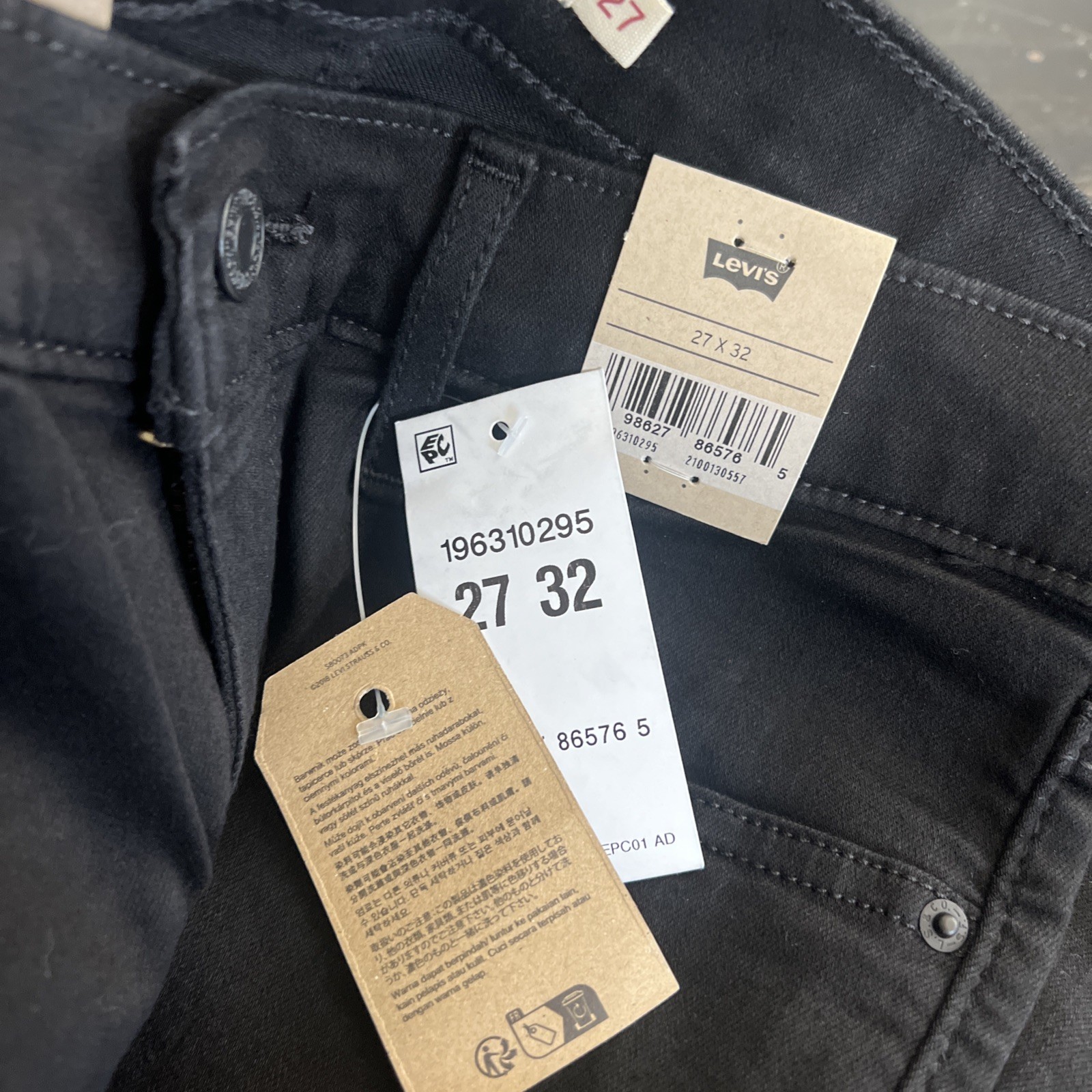 Levi’s Women’s 314 Shaping Straight Mid-Rise Stretch Denim Jean Size 4 27×32