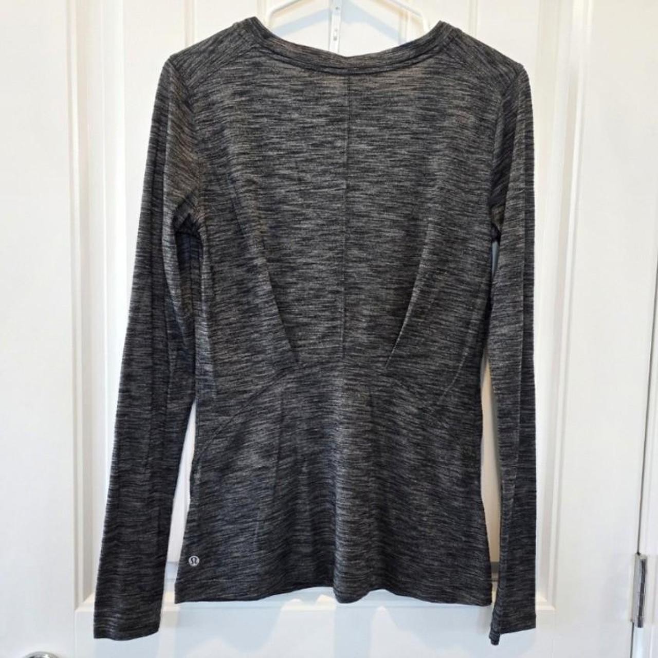 Lululemon & Go Everywhere Long Sleeve Top Heathered Gray V-Neck Pleated Peplum