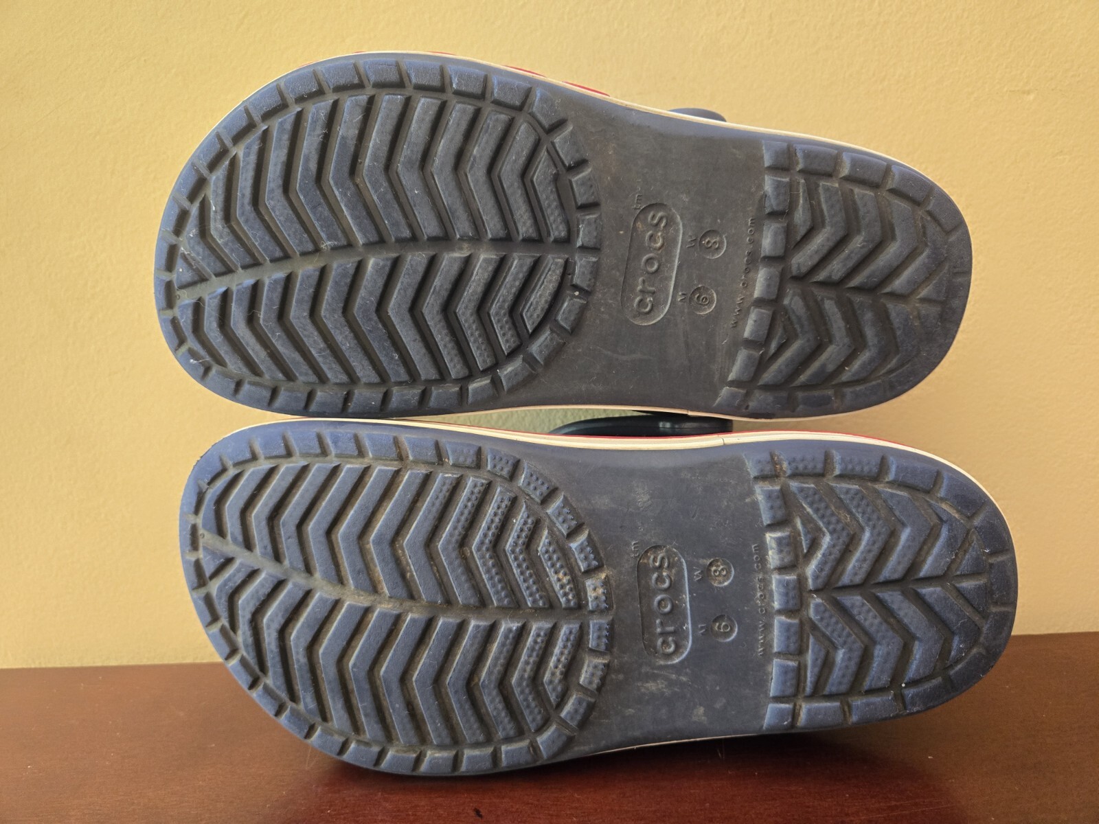 GUC Size M6 W8 Bayaband Clog Crocs sandals Navy Pepper