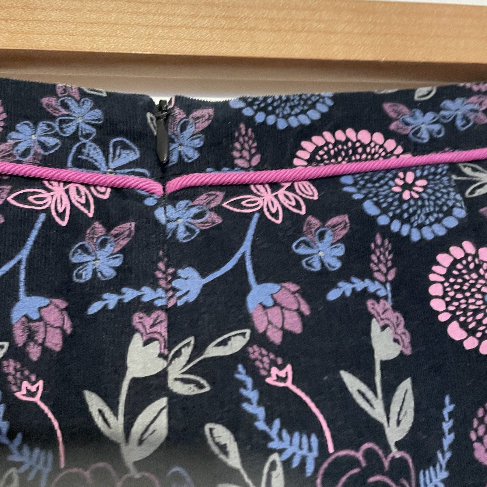 Ness Fine Needlecord Fully Lined Skirt size 8 Charcoal Floral Pink Pockets Vgc