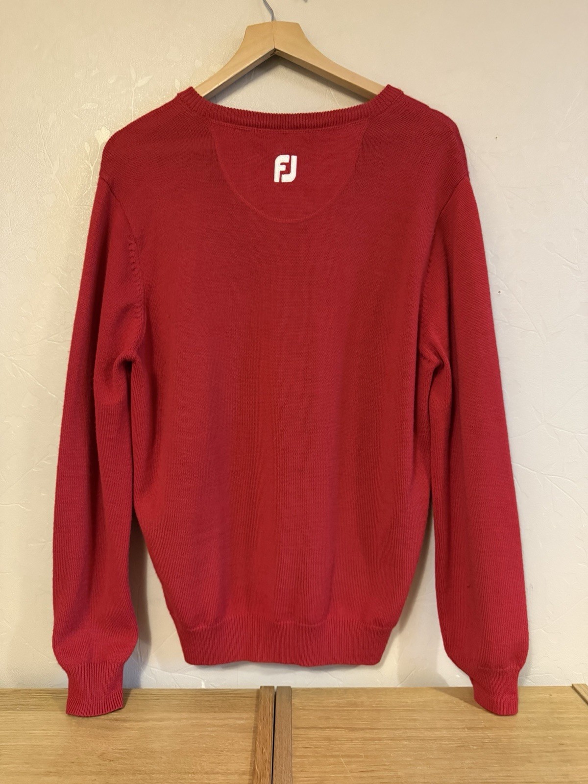 Footjoy Golf 100% Wool Red Embroidered Logo Detail Jumper – Size Large (XB)