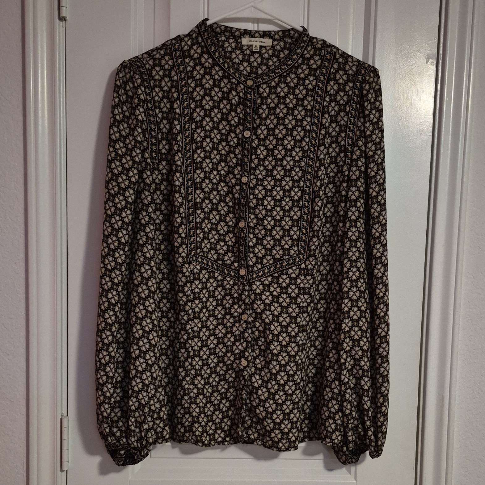 Max Studio Boho Geometric Clover Print Blouse XL Balloon Sleeve Button Up Top