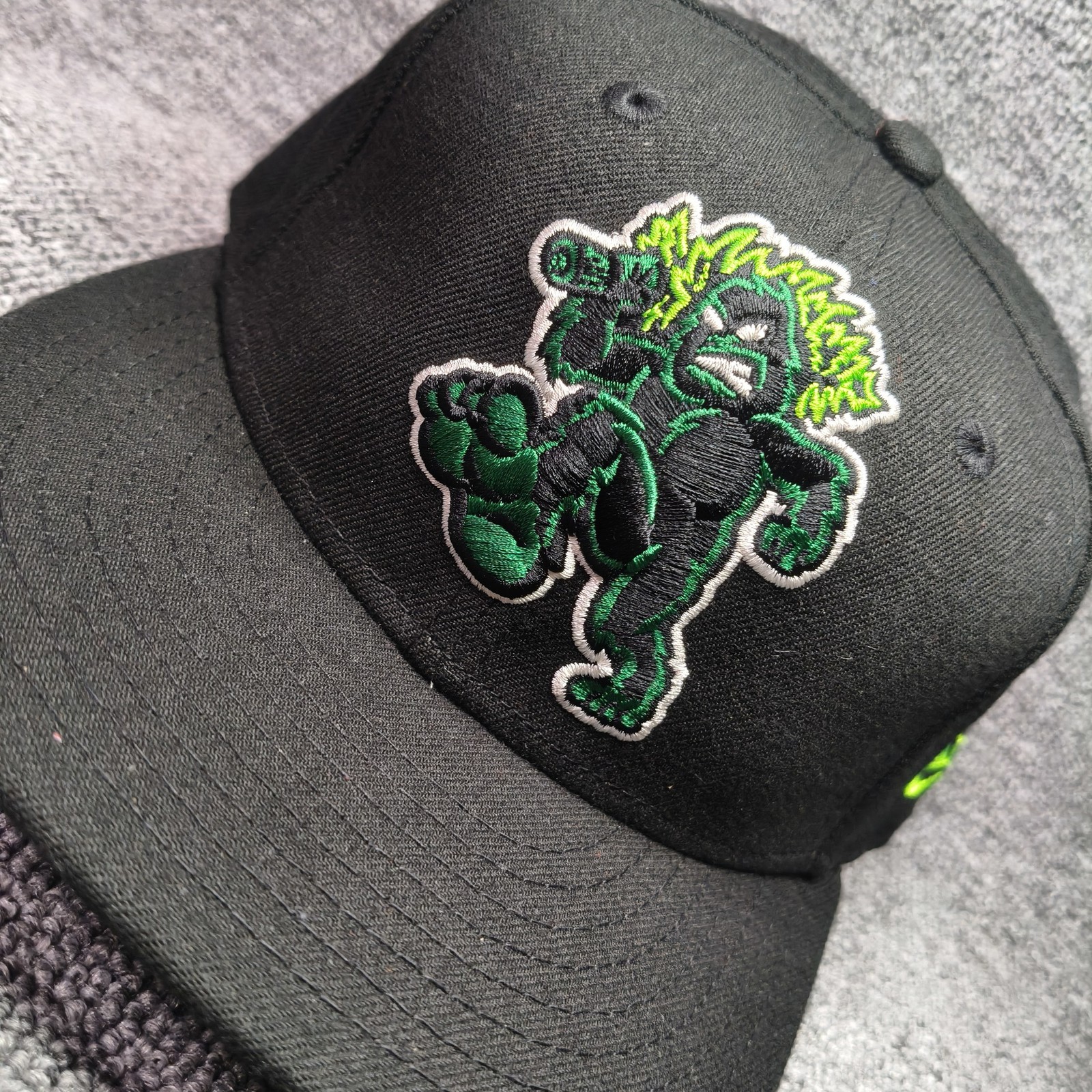 New Era Minor League 59FIFTY Fitted Black Size 7 Mascot Cap
