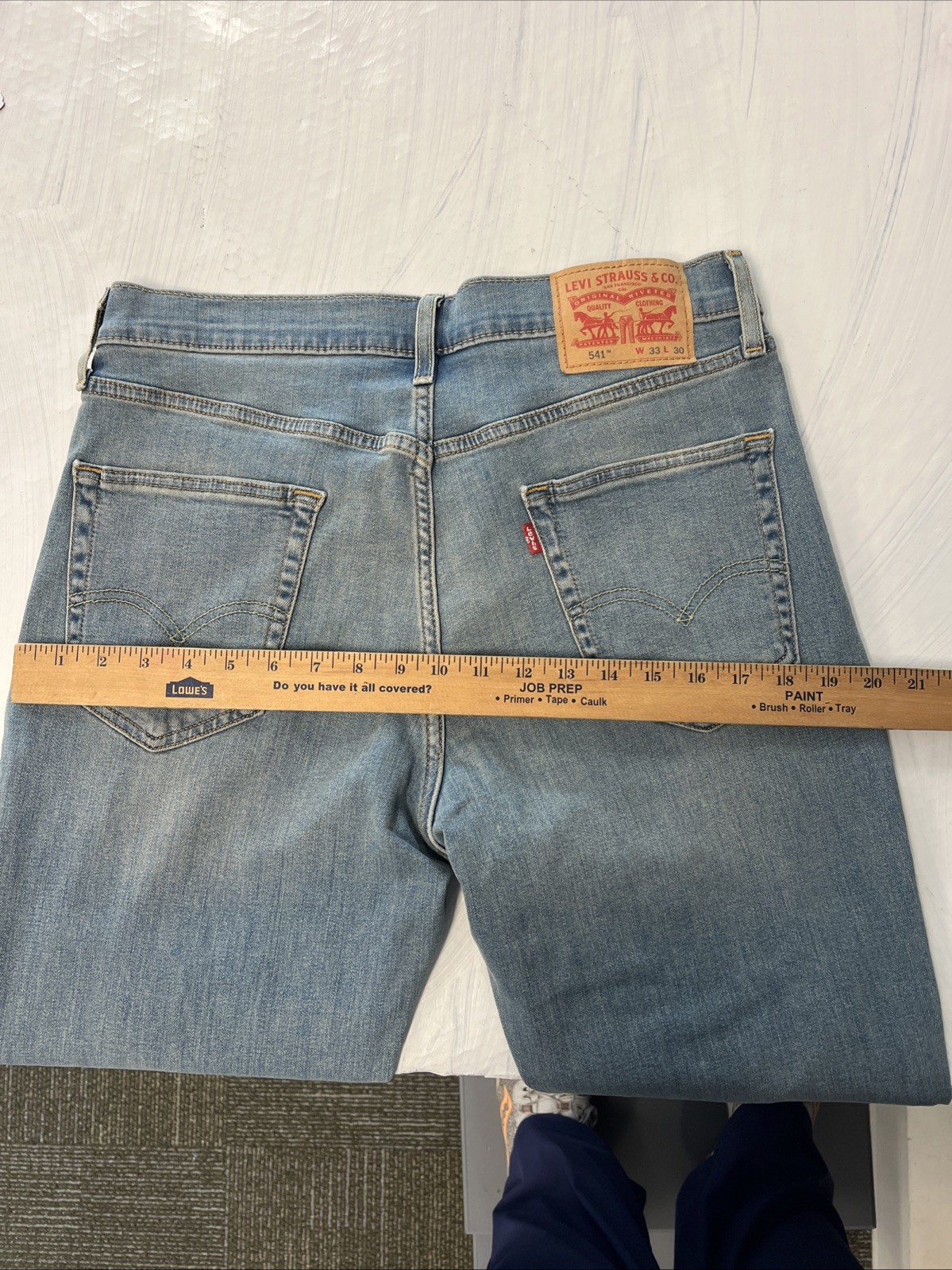 LEVI STRAUSS Men All Seasons Tech 541 Athletic Denim Jeans 33×30 Light Blue Wash