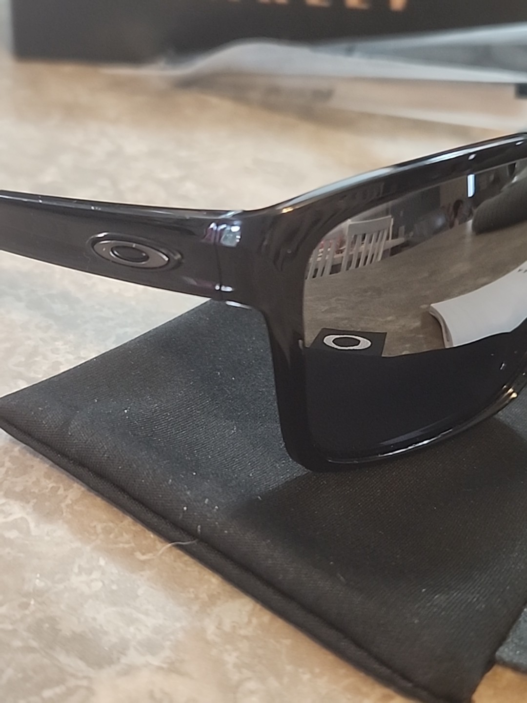New Oakley Mens Sliver XL Sunglasses Polished Black Iridium o009341 4867