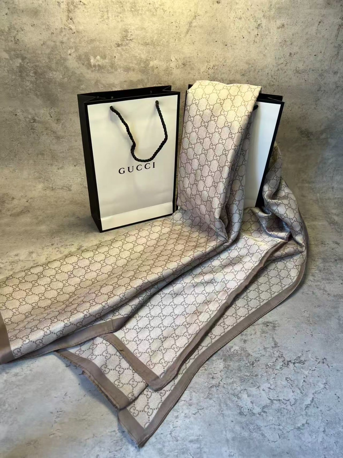GUCCI SCARF SHAWL AUTHENTIC 100% SILK BEIGE BROWN CLASSIC LOGO LIGHT WEIGHT