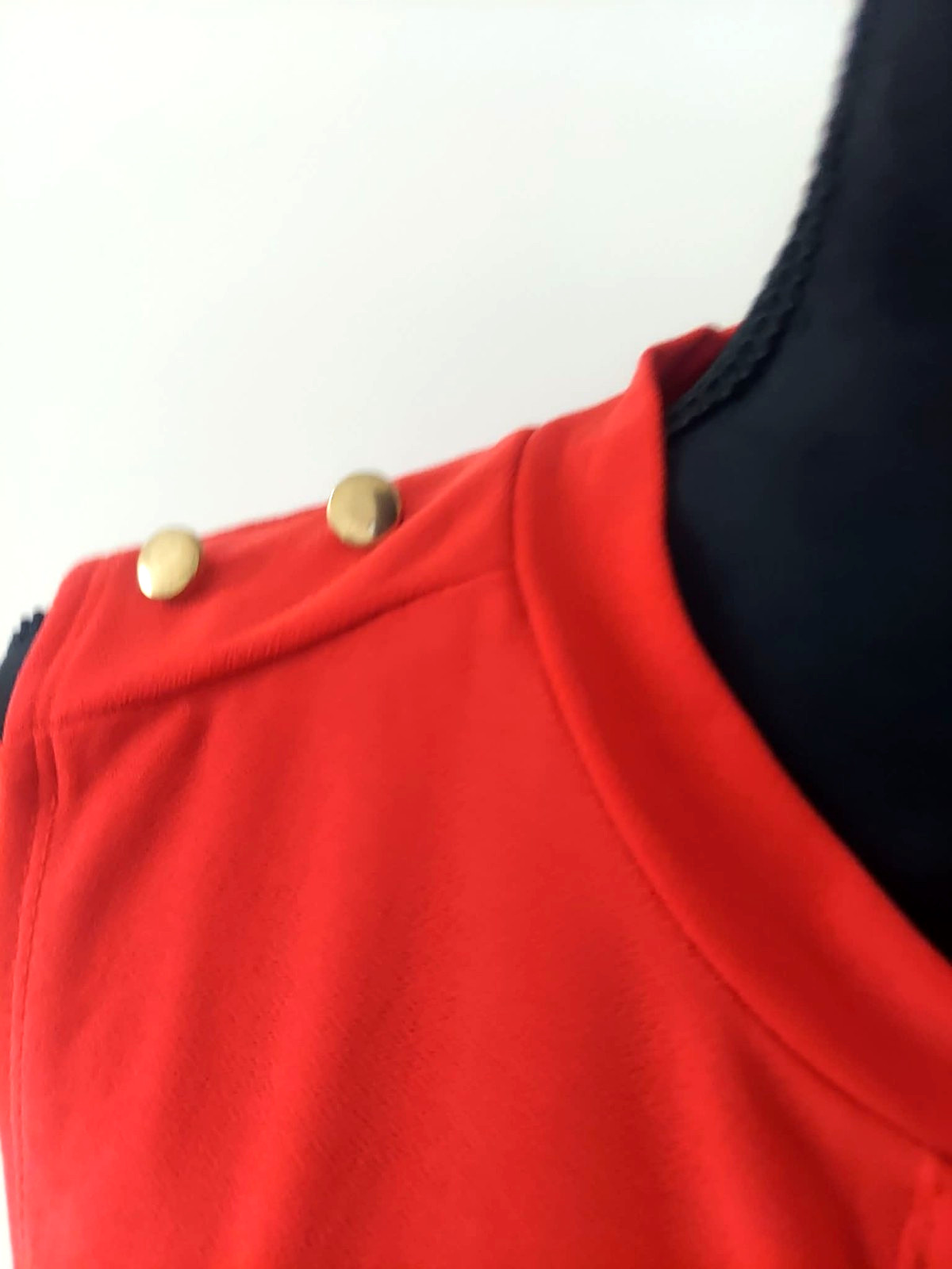 Zero to Eight Red Keyhole Neckline Sleeveless Top Blouse | Women’s Size M