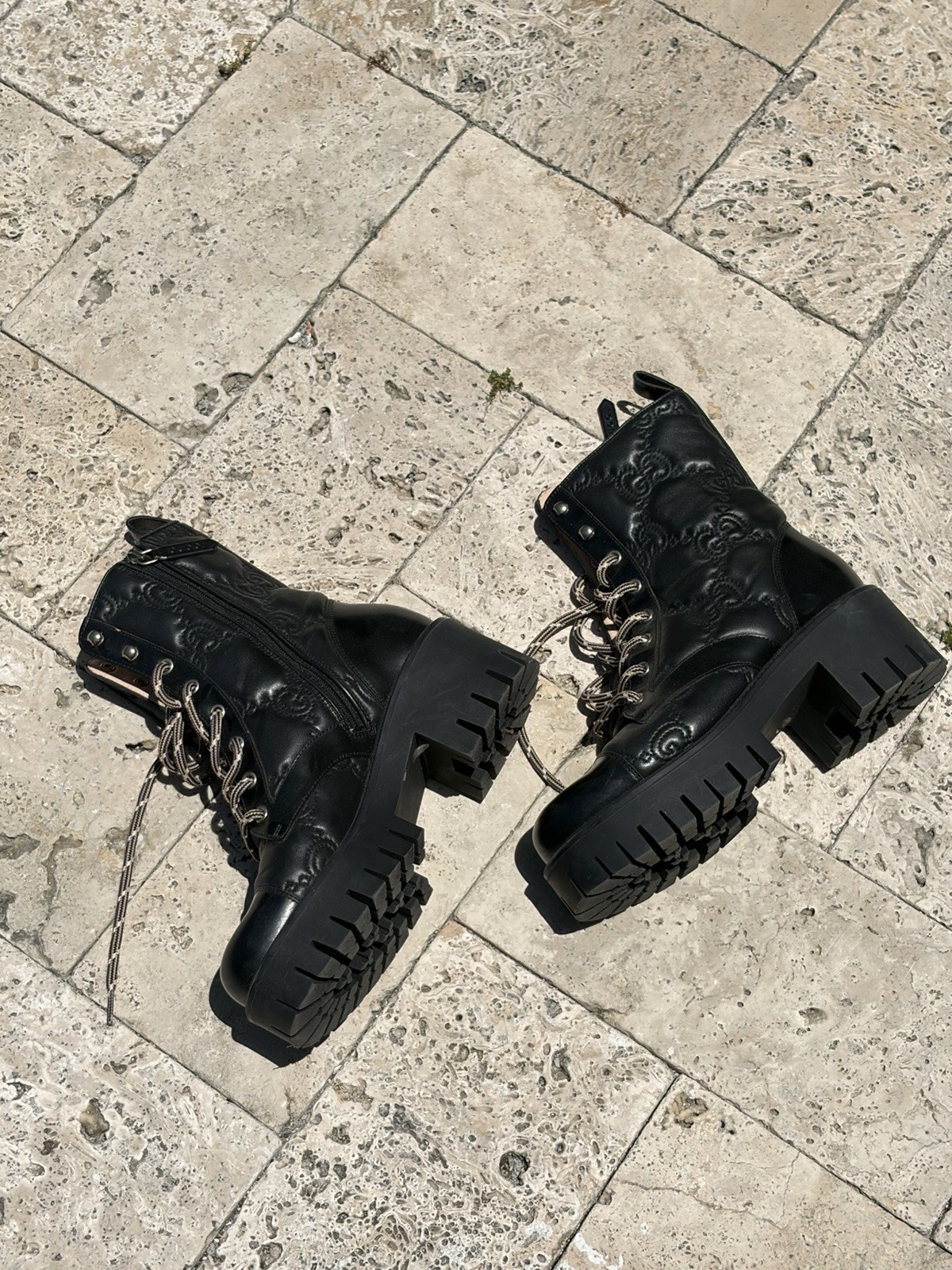 Gucci Black Leather Lace-Up Ankle Combat Boots Lug Sole Round Toe US 7.5