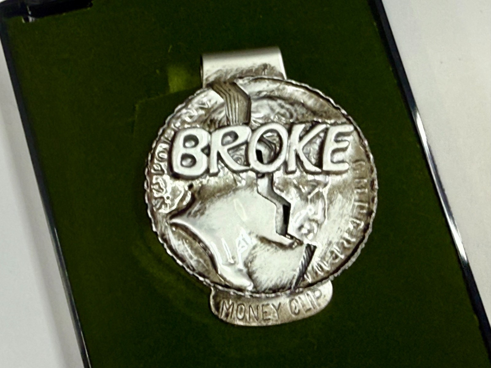 BROKE Coin Design Silver Color Vintage Novelty Money Clip Bill Holder in case