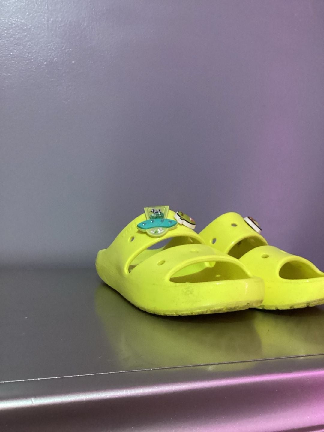 Crocs Classic Two-Strap Slide Sandals in Neon Yellow w/Shrek Mens 4 Women’s 6