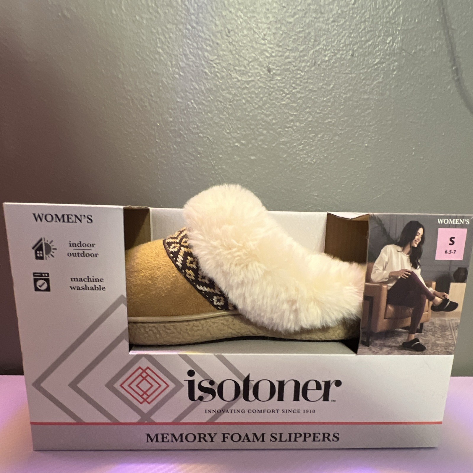 Isotoner Memory Foam Slide Slippers Womens 6.5-7 Beige/White Faux Fur Trim