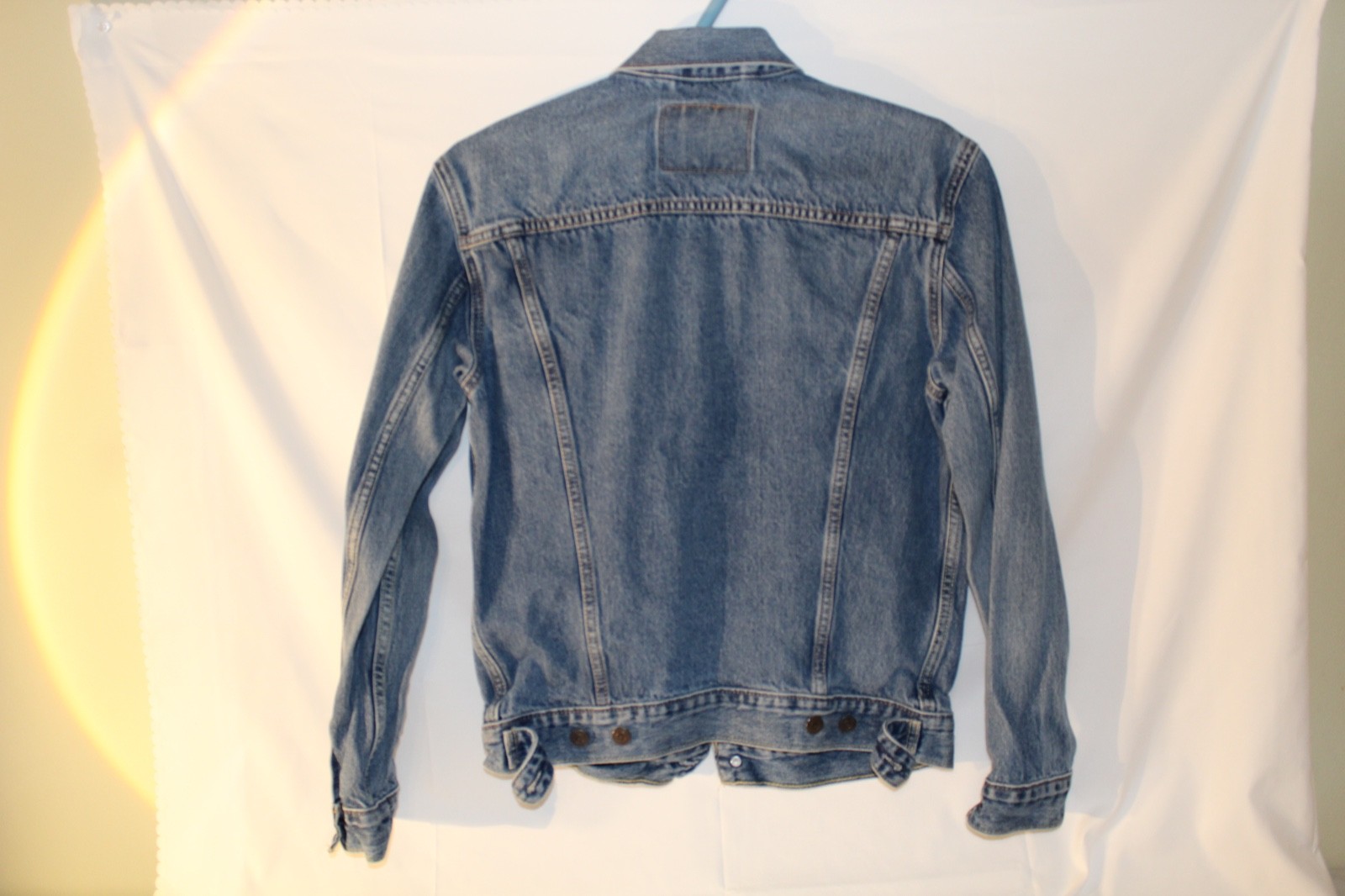 Levi’s Men’s Trucker Jacket Denim, Size Small, 100% Cotton made in Bangladesh